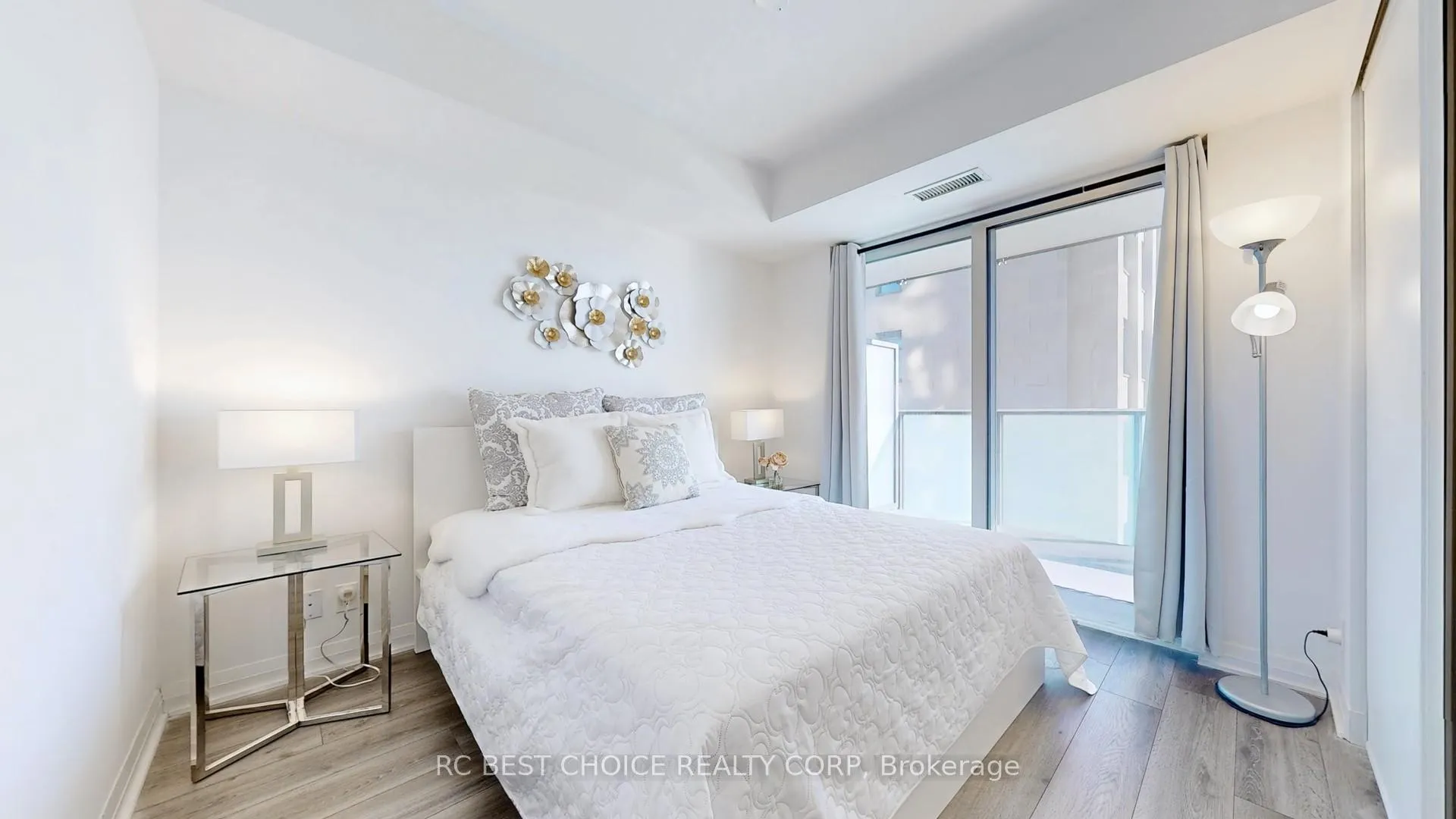 Photo 9 of Unit 1809, 99 Foxbar Road, Toronto, Yonge-St. Clair — HOMEH