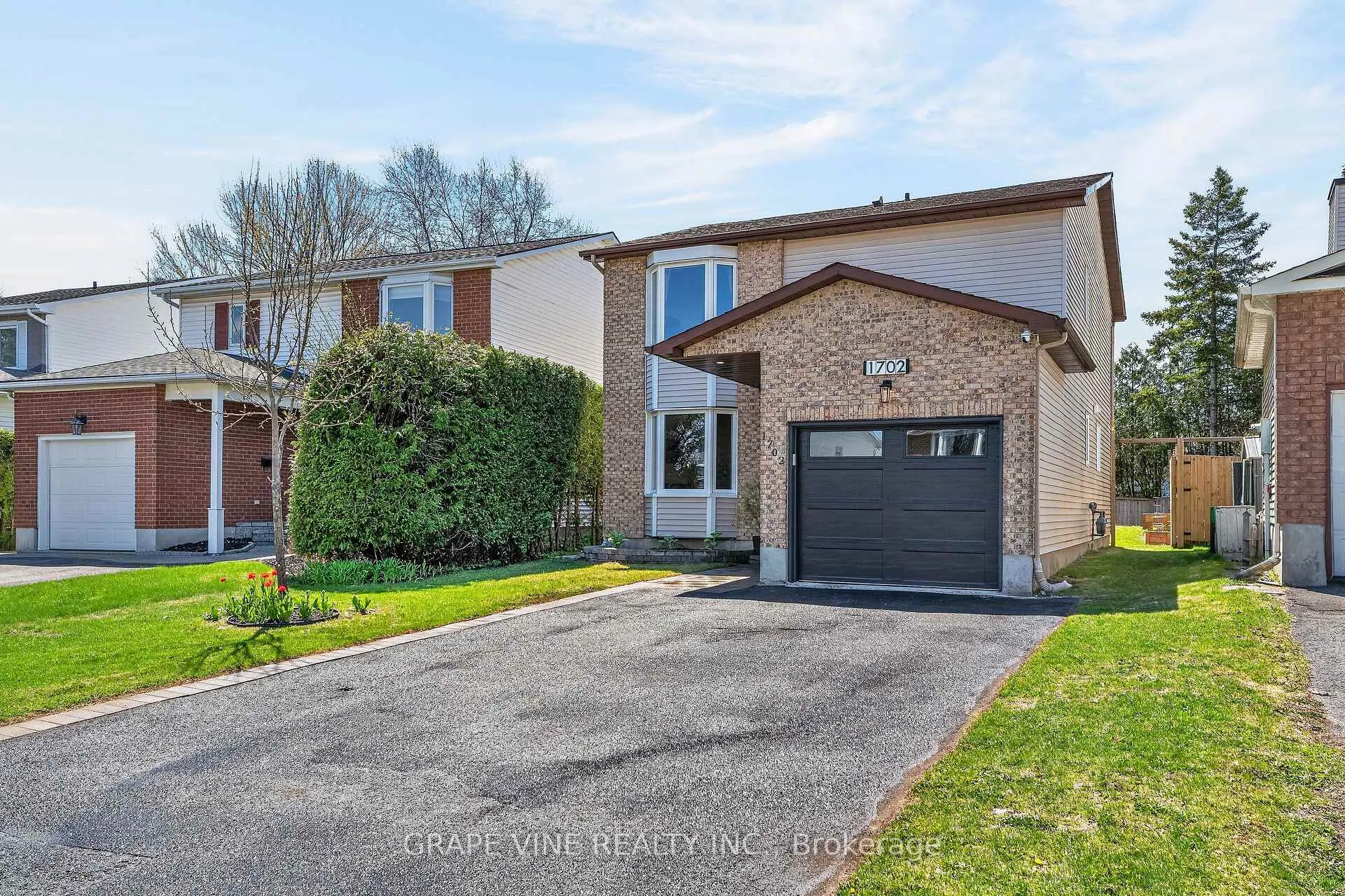 Photo 1 of 1702 Boisbriand Crescent, Ottawa, Chateauneuf — HOMEH