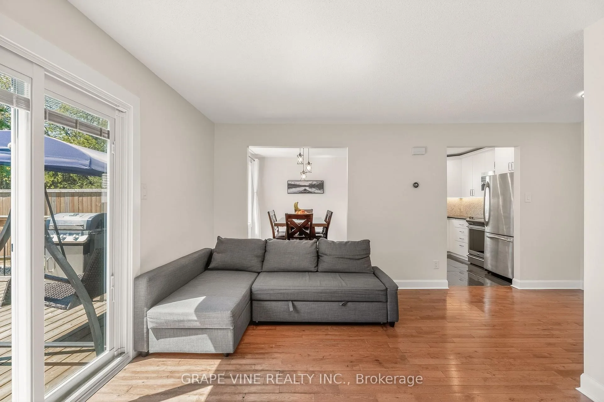 Photo 14 of 1702 Boisbriand Crescent, Ottawa, Chateauneuf — HOMEH