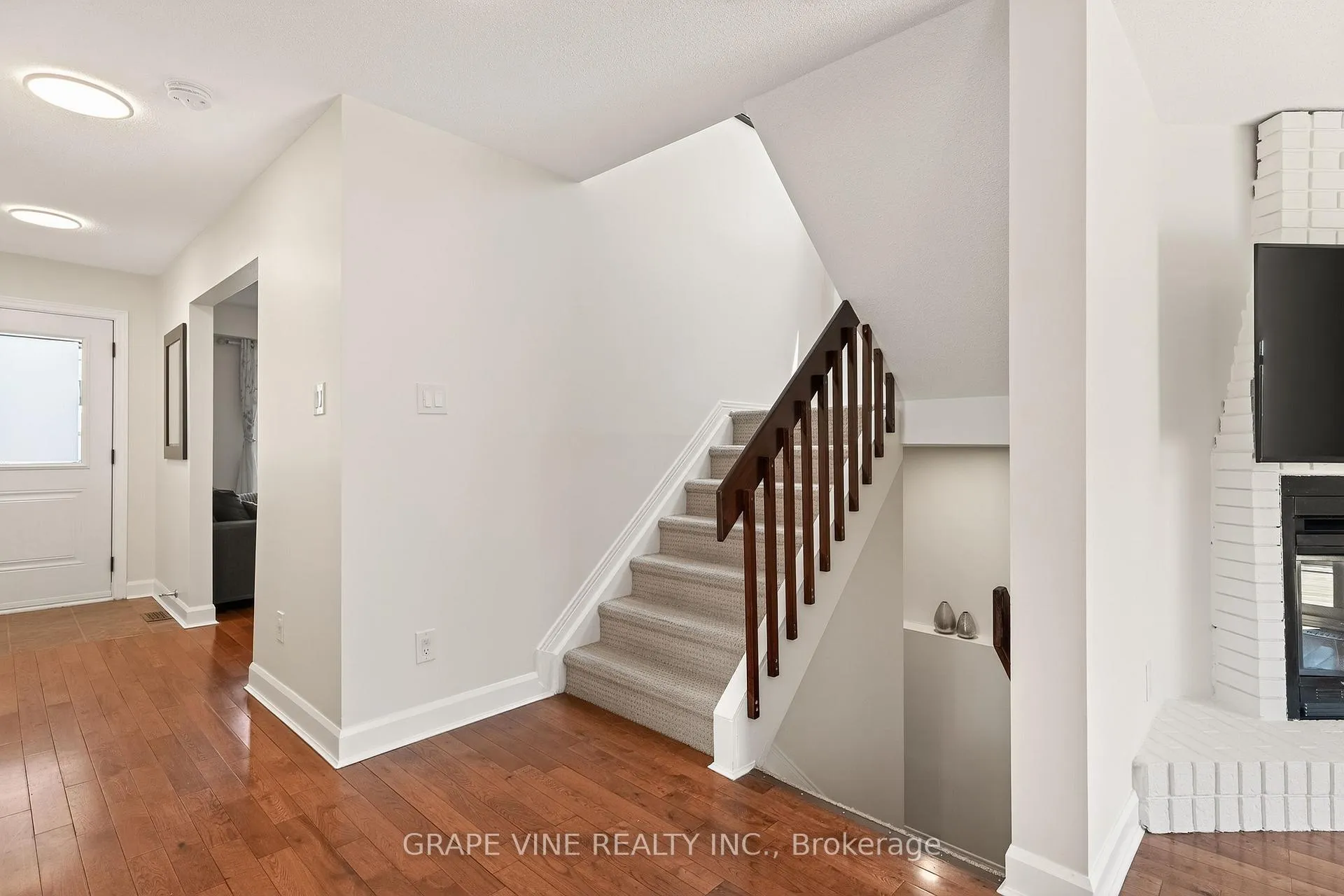 Photo 19 of 1702 Boisbriand Crescent, Ottawa, Chateauneuf — HOMEH