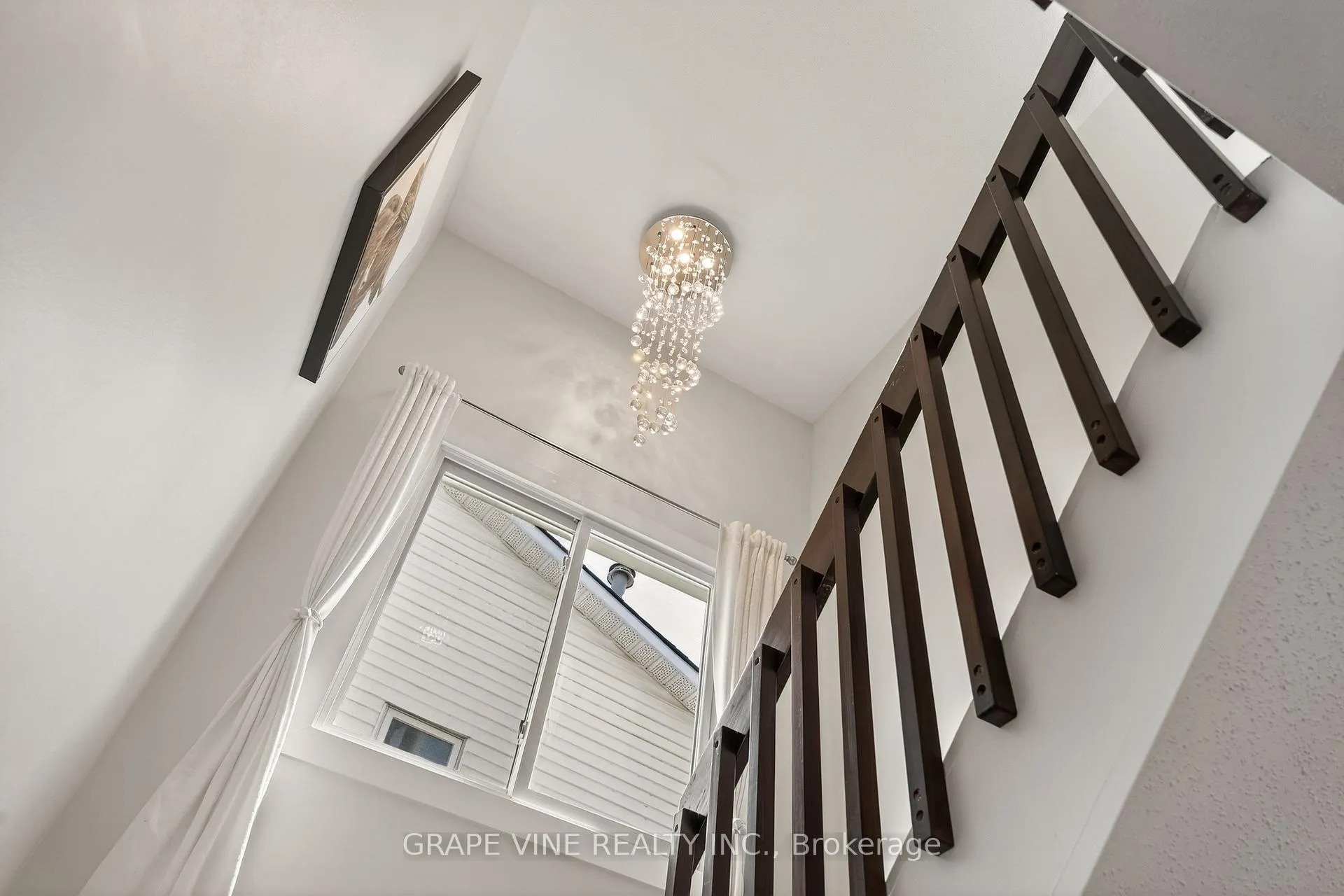 Photo 20 of 1702 Boisbriand Crescent, Ottawa, Chateauneuf — HOMEH