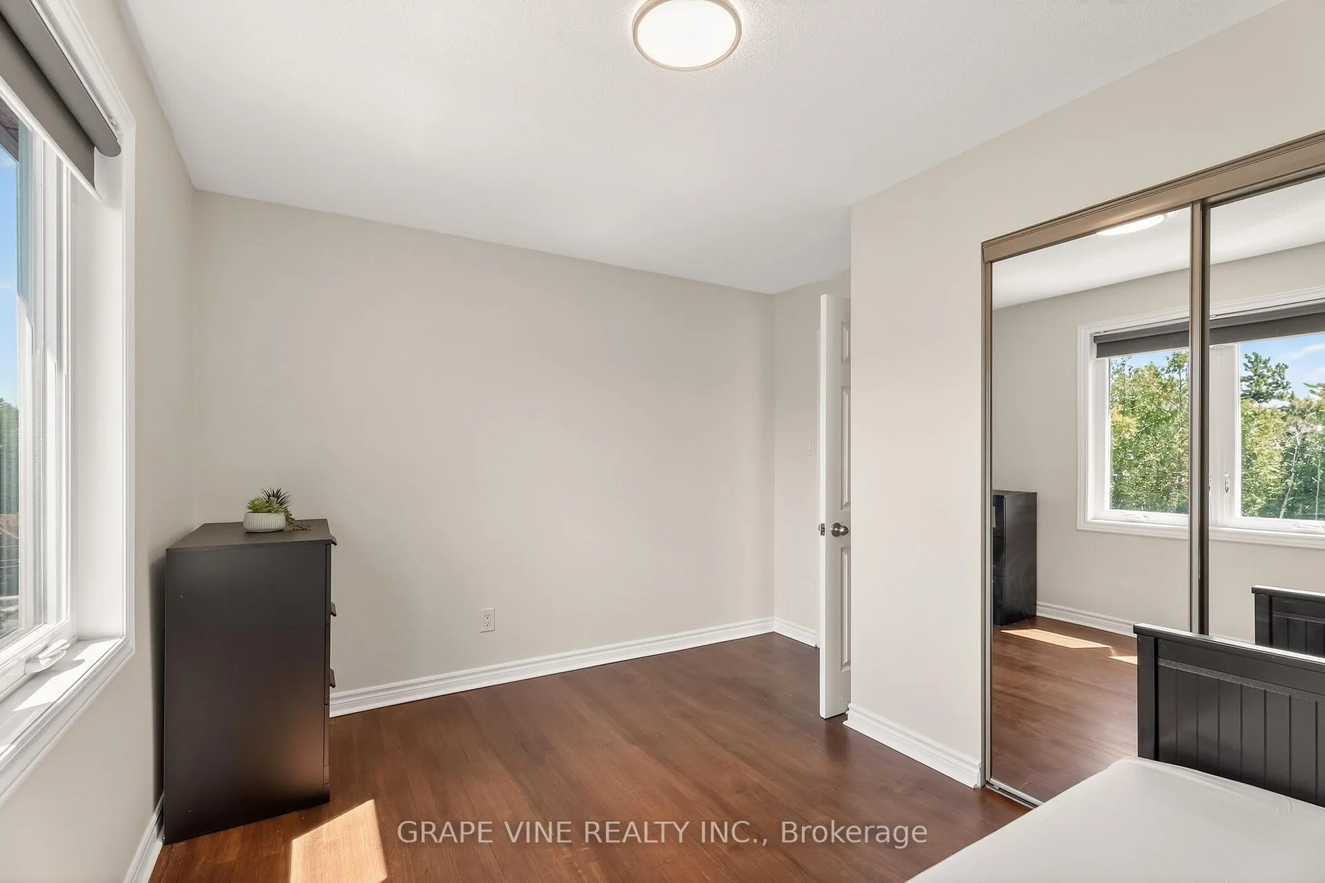 Photo 27 of 1702 Boisbriand Crescent, Ottawa, Chateauneuf — HOMEH