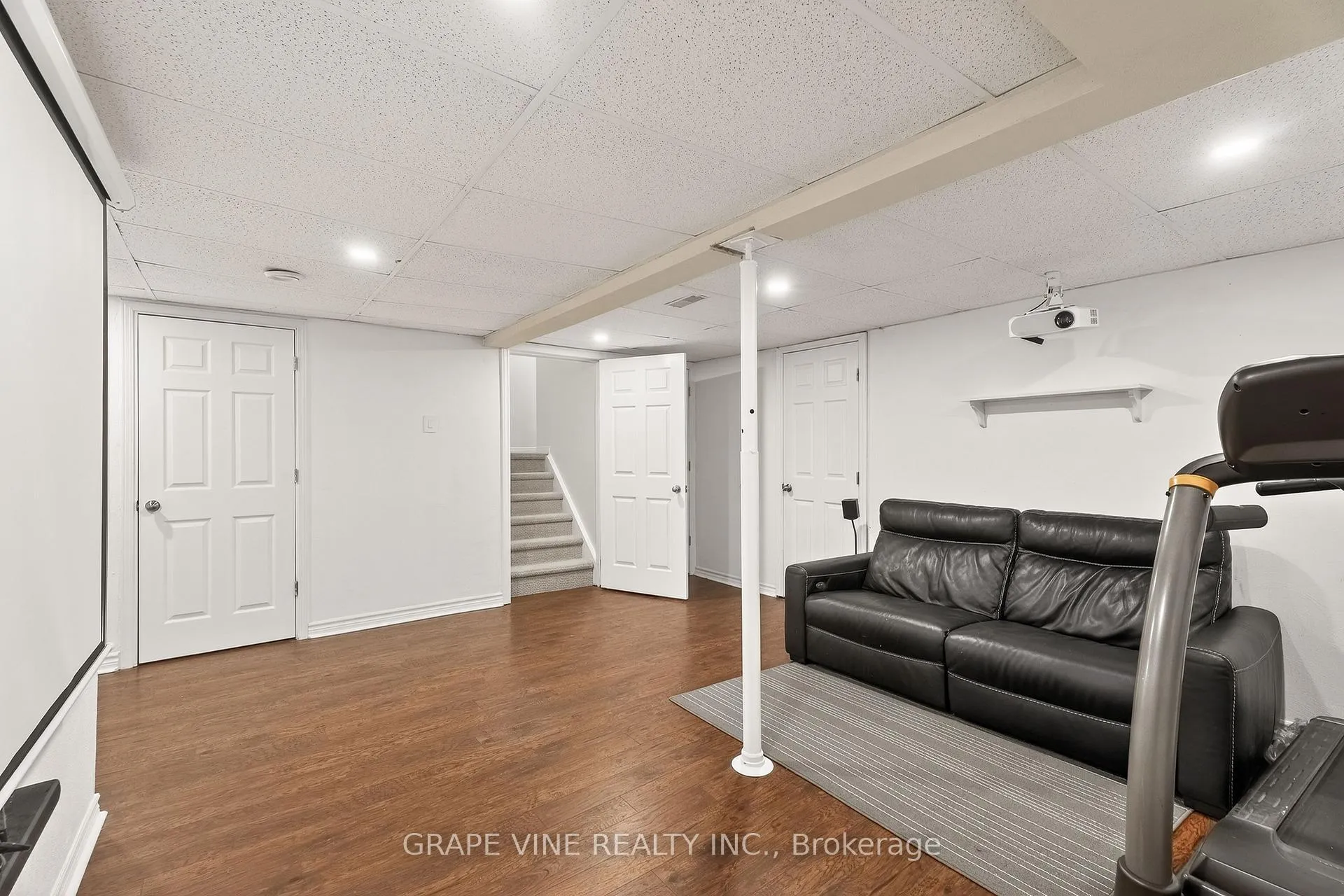 Photo 33 of 1702 Boisbriand Crescent, Ottawa, Chateauneuf — HOMEH