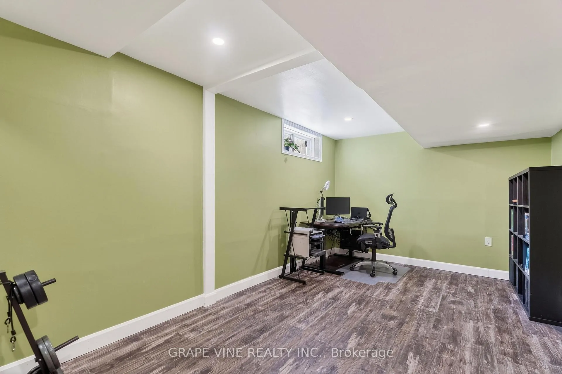 Photo 34 of 1702 Boisbriand Crescent, Ottawa, Chateauneuf — HOMEH