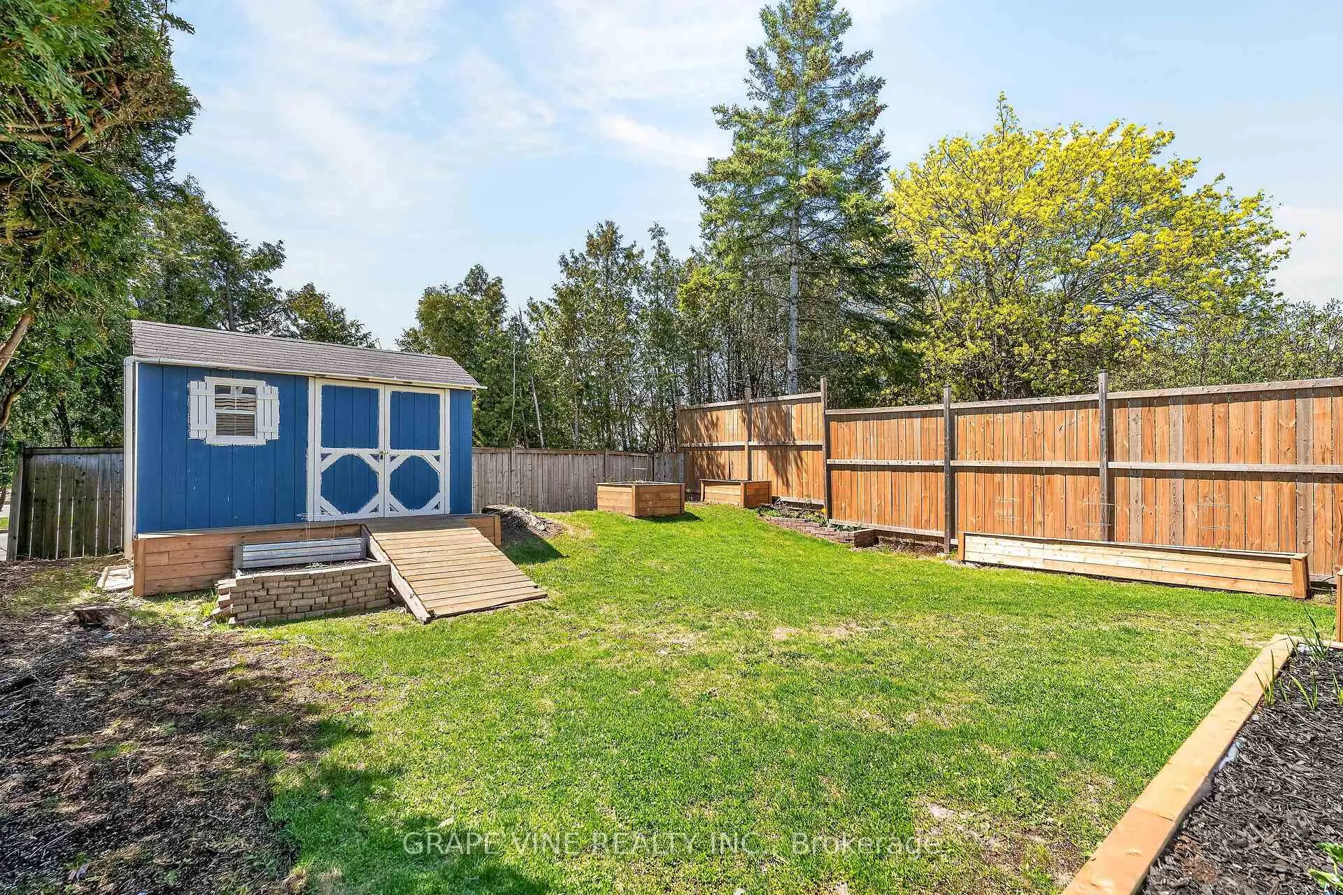 Photo 38 of 1702 Boisbriand Crescent, Ottawa, Chateauneuf — HOMEH