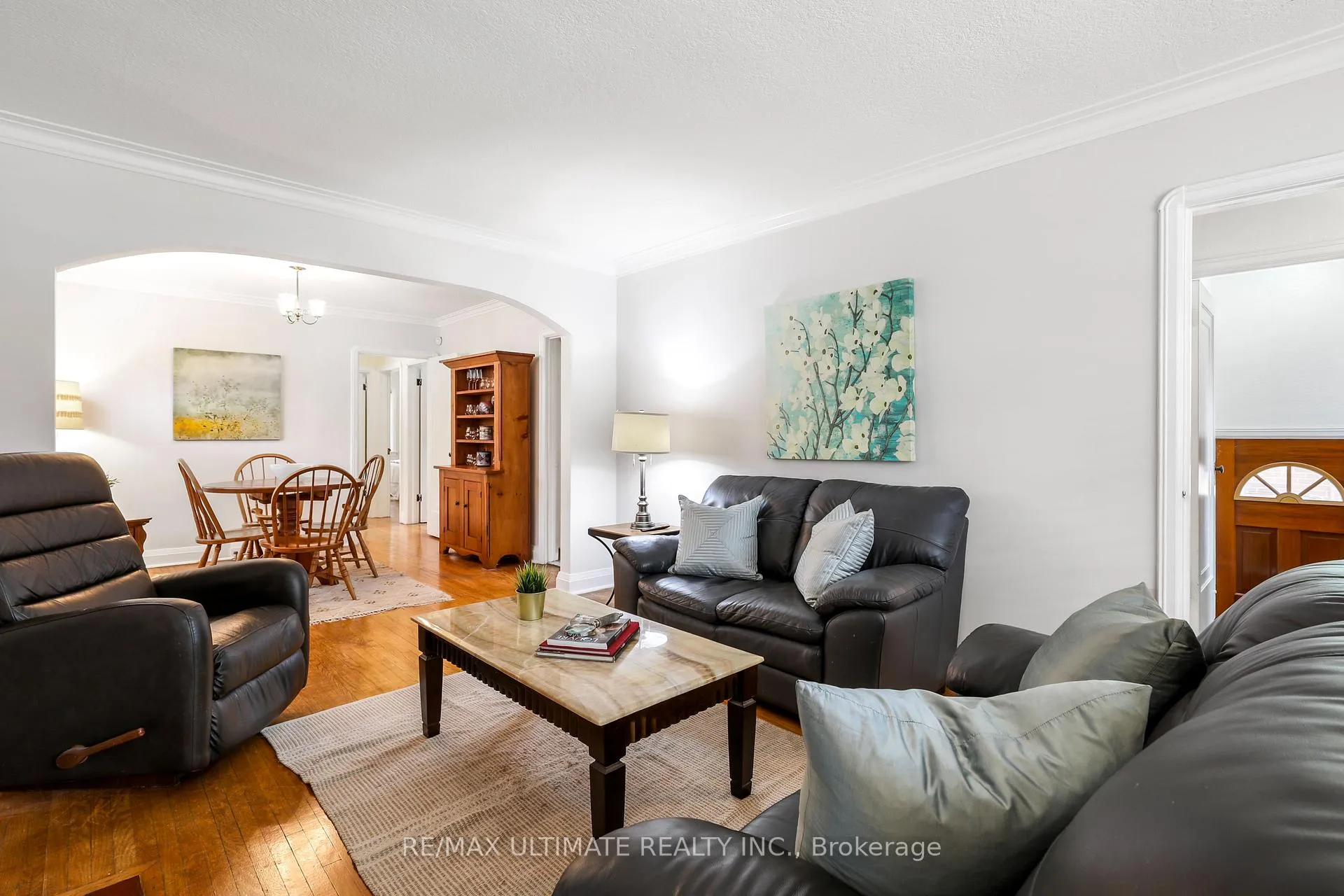 Photo 3 of 220 Parkview Hill Crescent, Toronto, O'Connor-Parkview — HOMEH