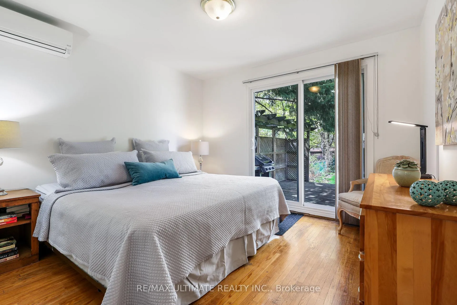 Photo 10 of 220 Parkview Hill Crescent, Toronto, O'Connor-Parkview — HOMEH