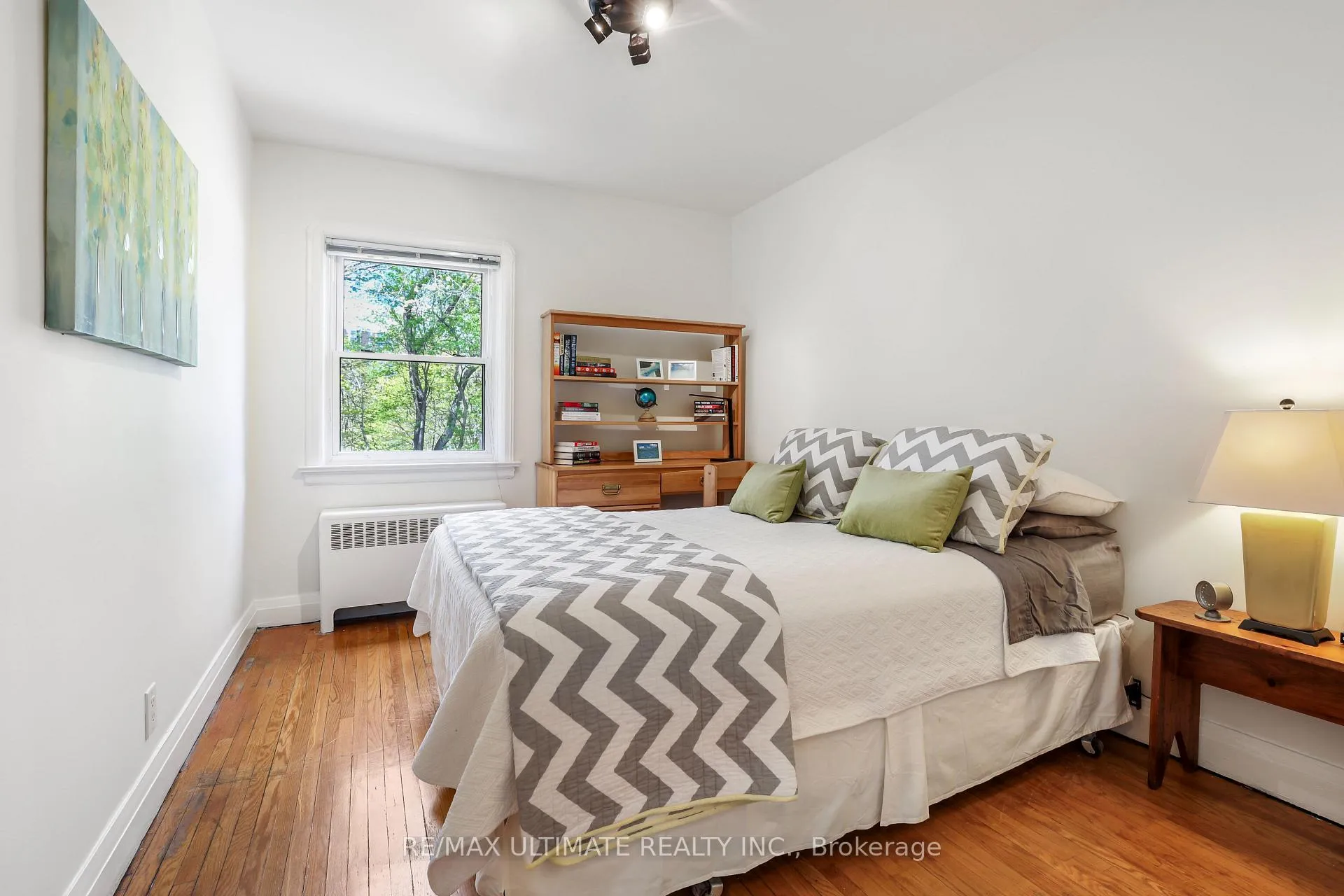 Photo 11 of 220 Parkview Hill Crescent, Toronto, O'Connor-Parkview — HOMEH