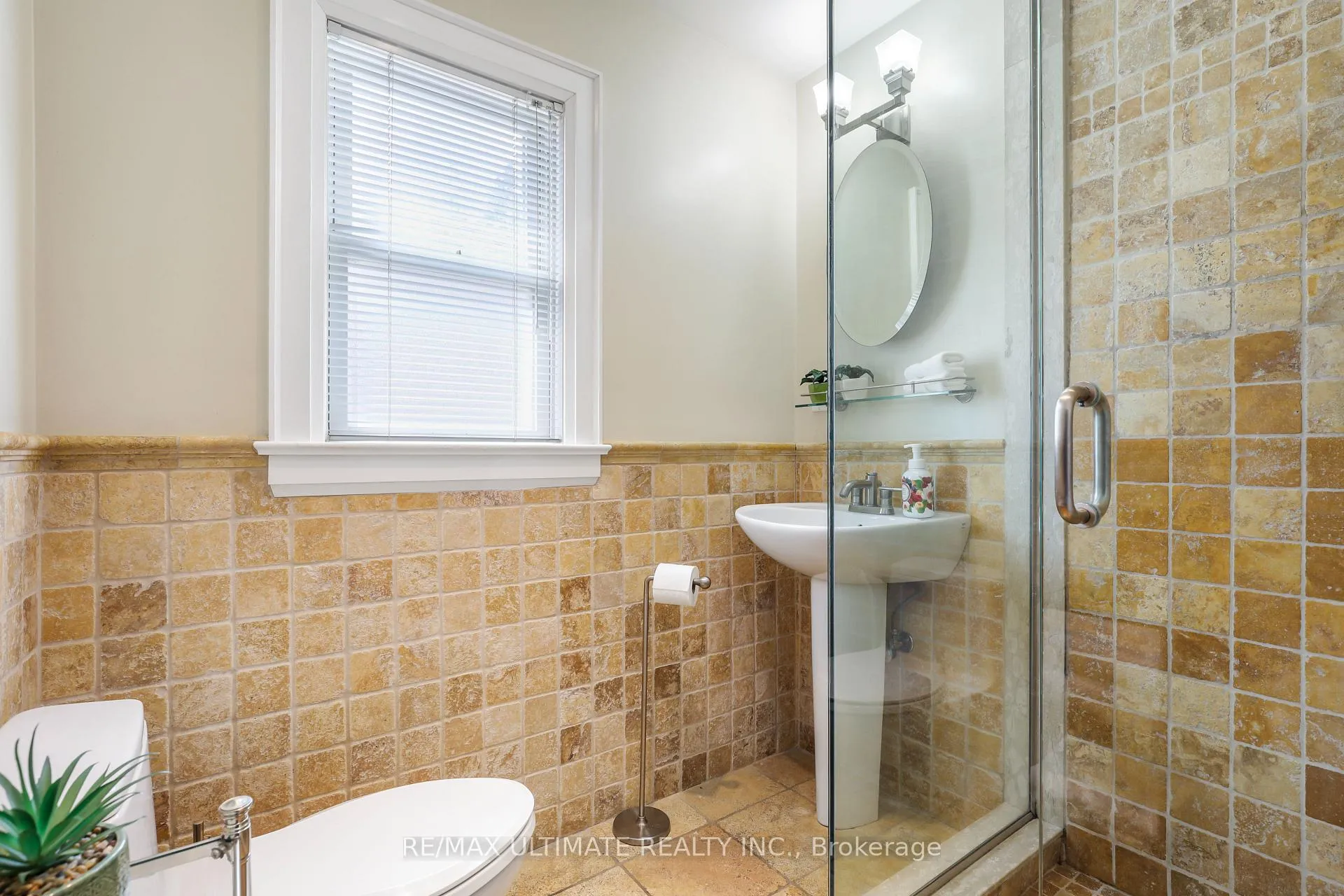 Photo 13 of 220 Parkview Hill Crescent, Toronto, O'Connor-Parkview — HOMEH