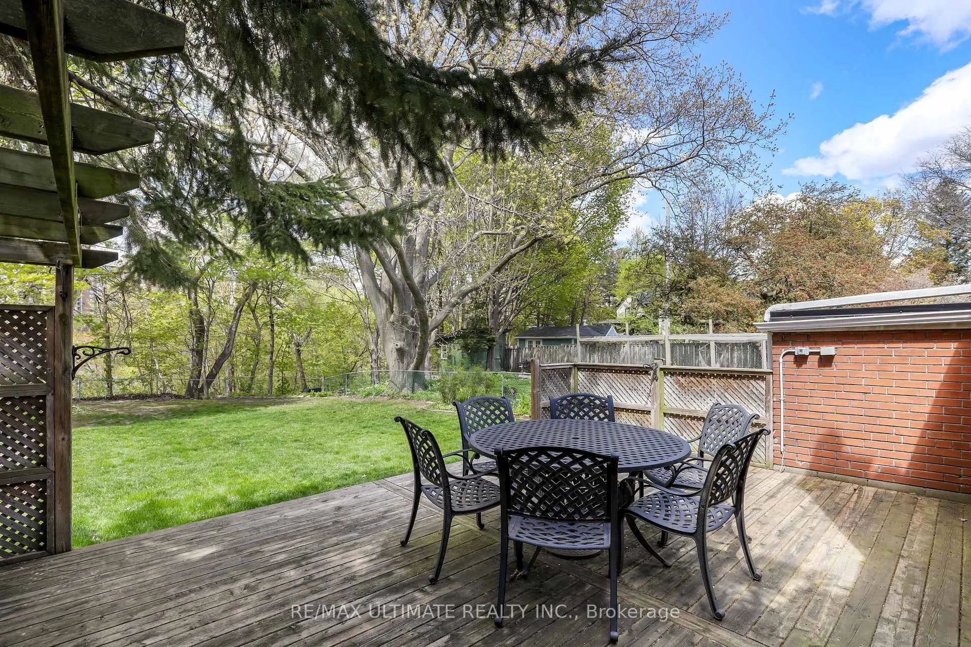 Photo 18 of 220 Parkview Hill Crescent, Toronto, O'Connor-Parkview — HOMEH