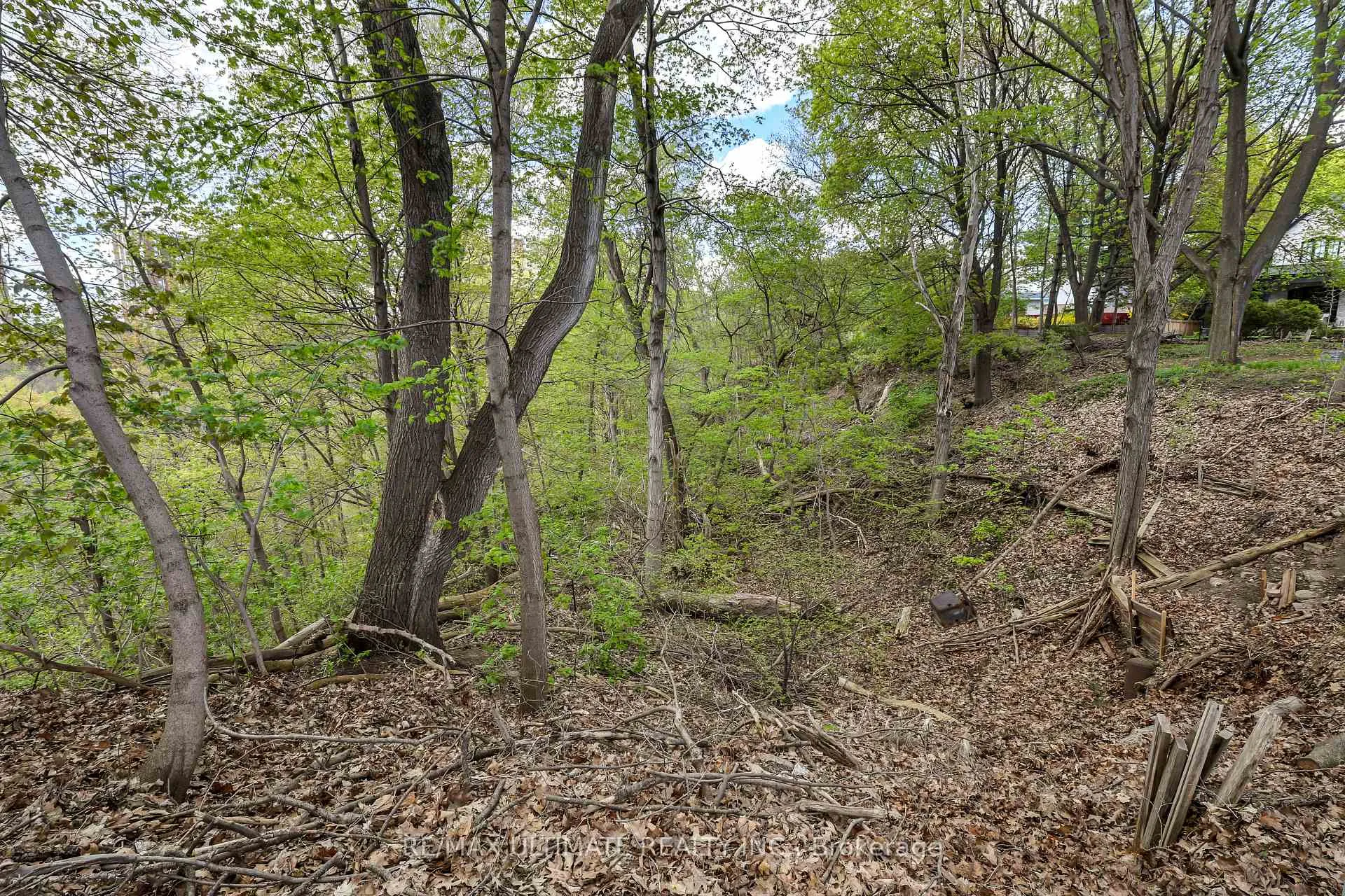 Photo 20 of 220 Parkview Hill Crescent, Toronto, O'Connor-Parkview — HOMEH