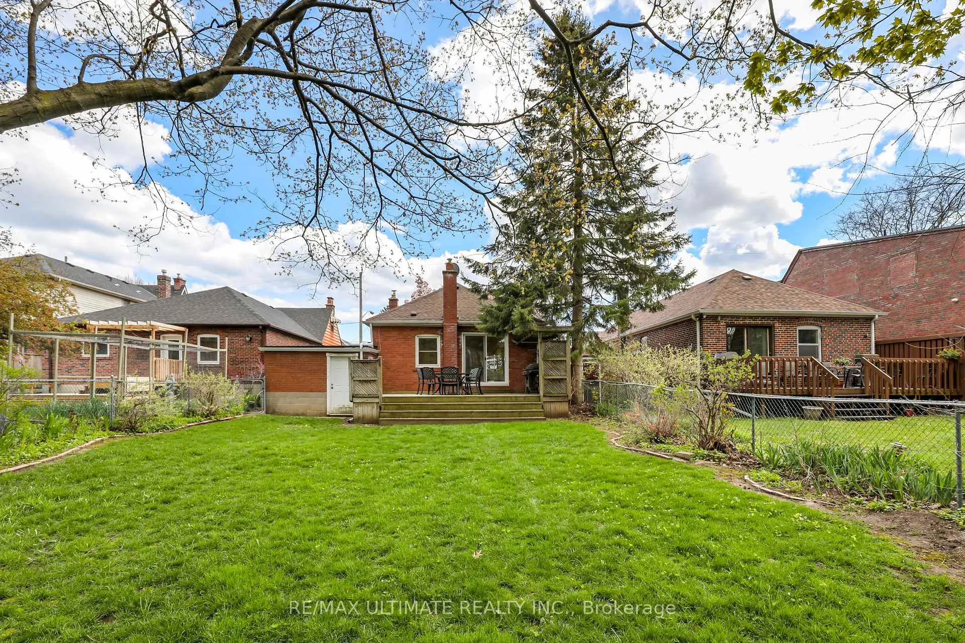 Photo 21 of 220 Parkview Hill Crescent, Toronto, O'Connor-Parkview — HOMEH
