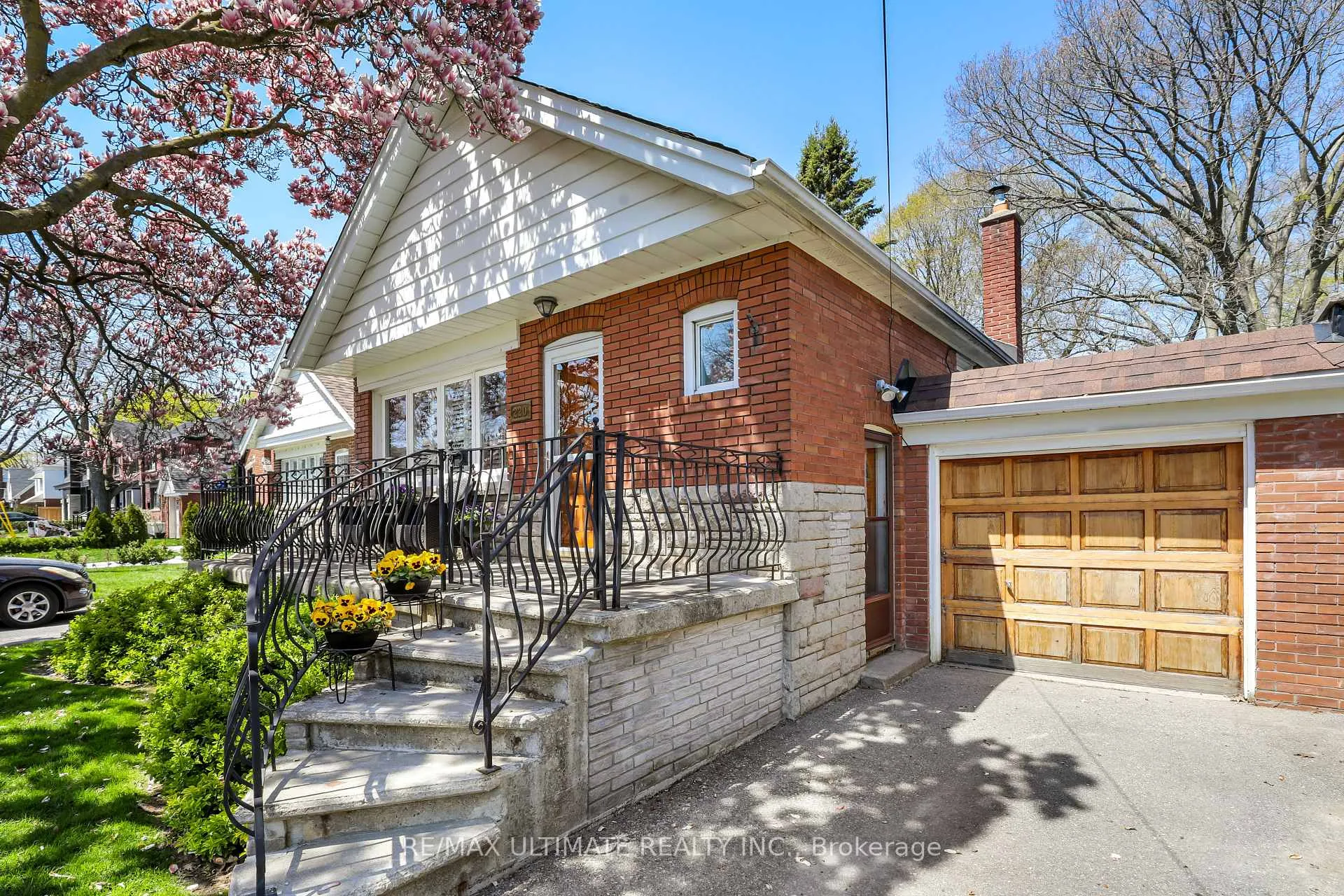 Photo 23 of 220 Parkview Hill Crescent, Toronto, O'Connor-Parkview — HOMEH