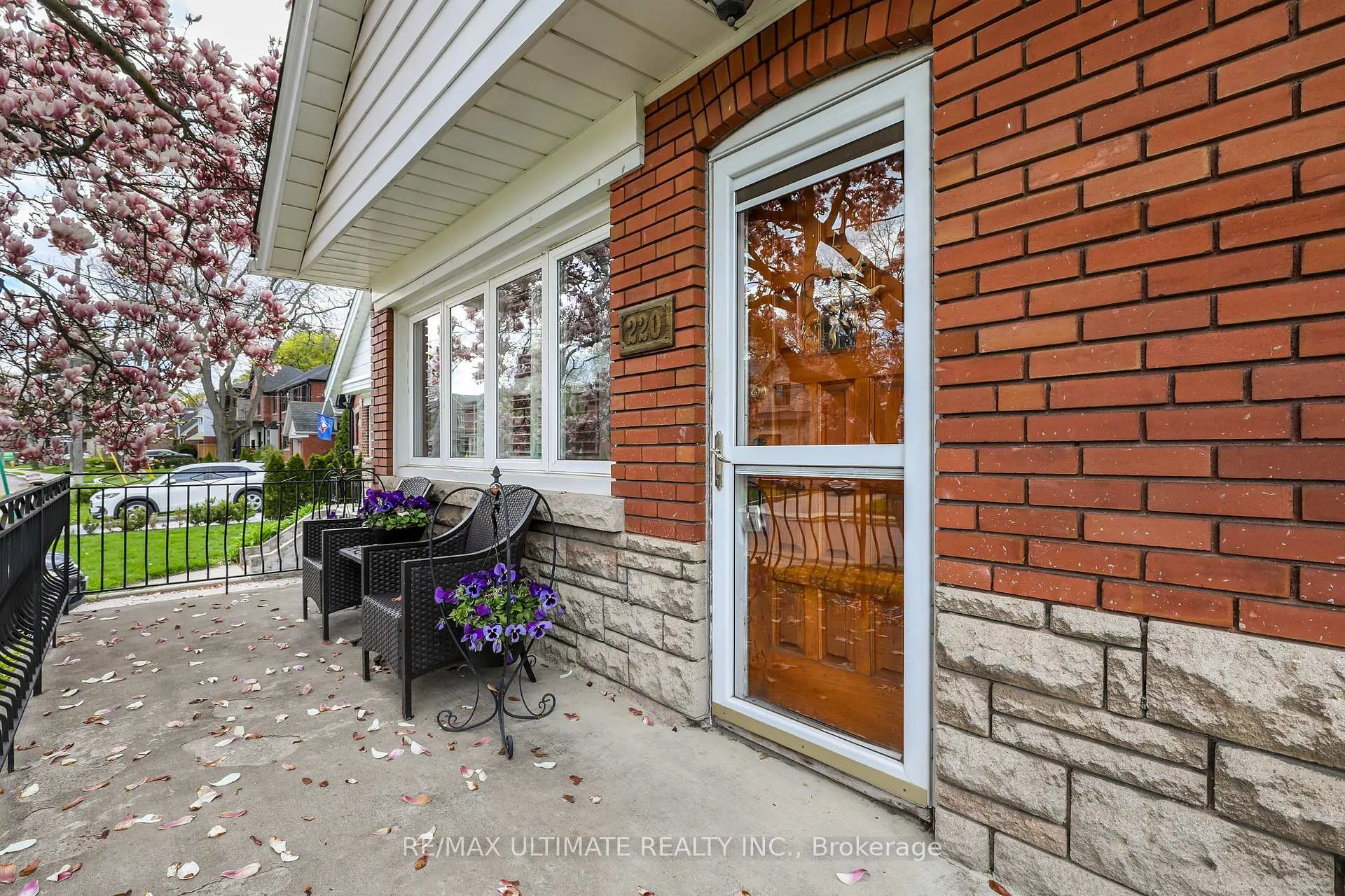 Photo 24 of 220 Parkview Hill Crescent, Toronto, O'Connor-Parkview — HOMEH