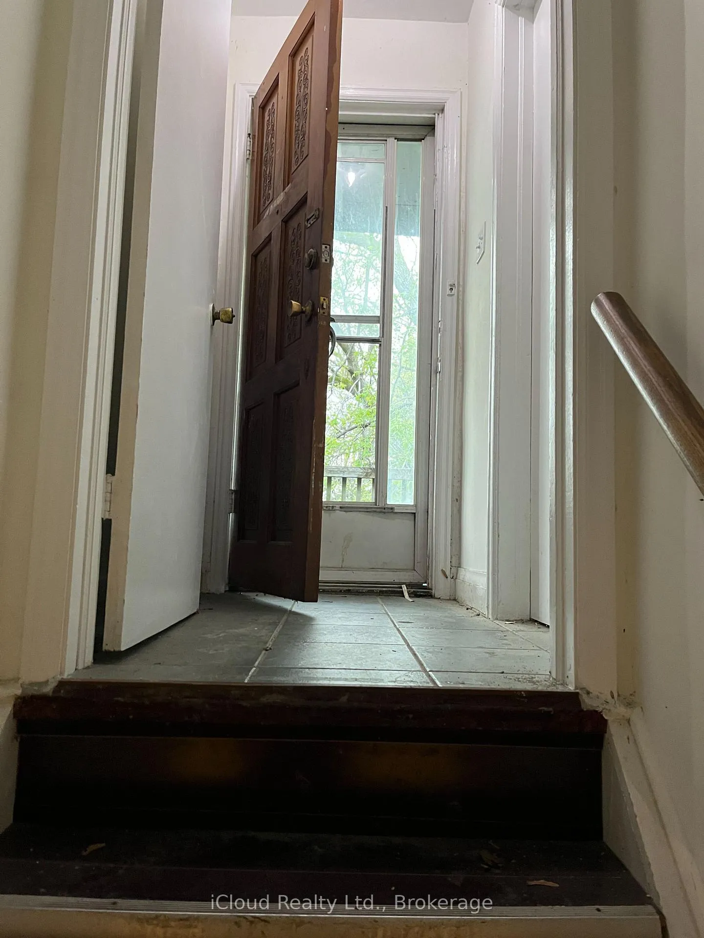Photo 4 of Unit A (Lower Level), 104 Steeles Avenue, Markham, Grandview — HOMEH