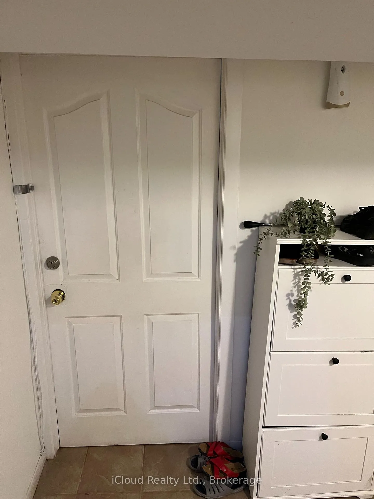 Photo 5 of Unit A (Lower Level), 104 Steeles Avenue, Markham, Grandview — HOMEH