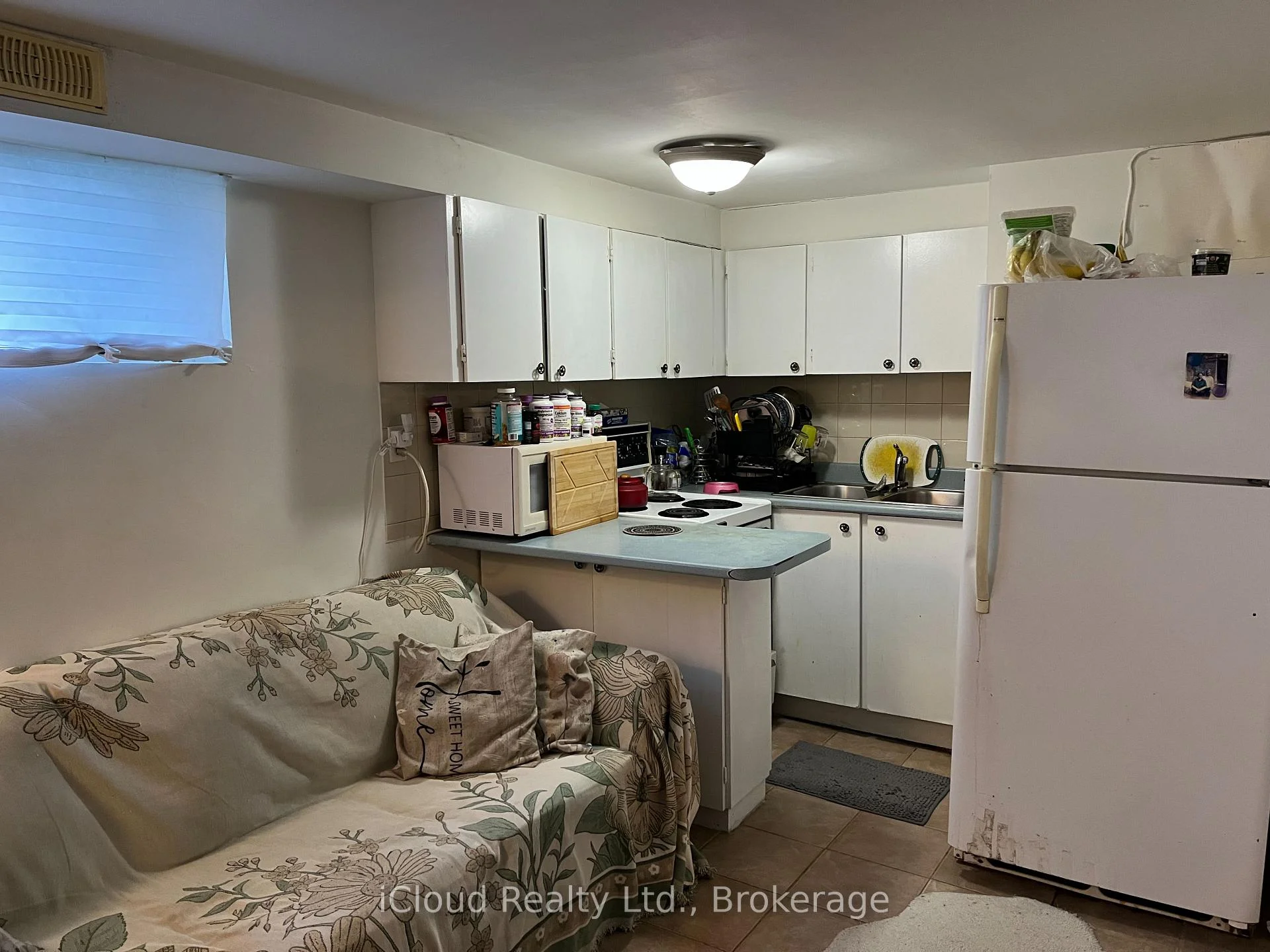 Photo 23 of Unit A (Lower Level), 104 Steeles Avenue, Markham, Grandview — HOMEH