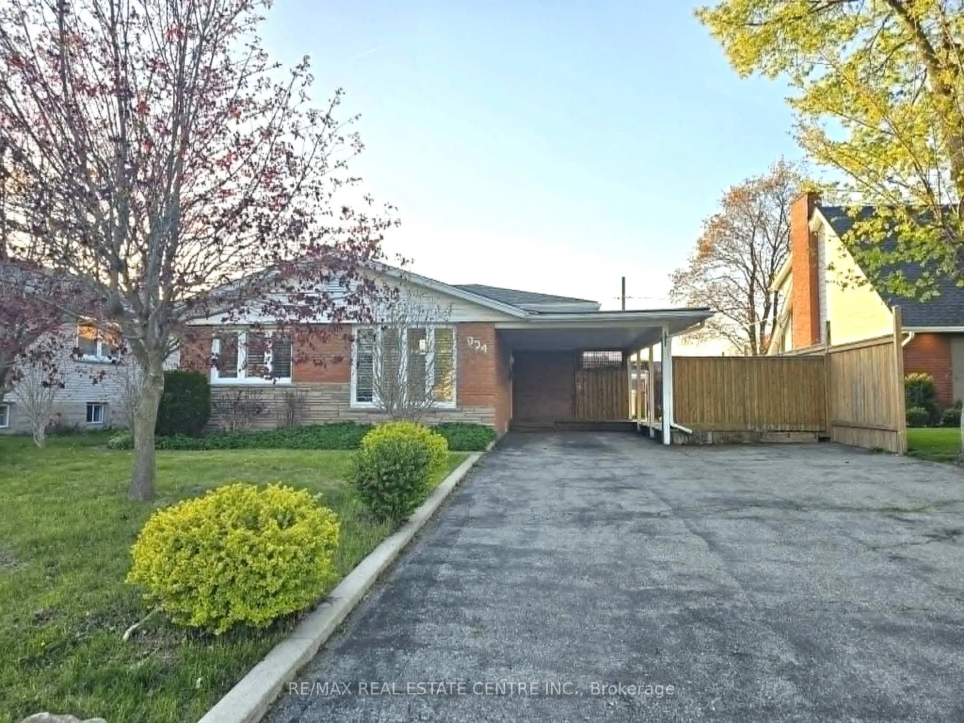 Photo 1 of Unit MAIN, 834 Westminster Drive S, Cambridge — HOMEH