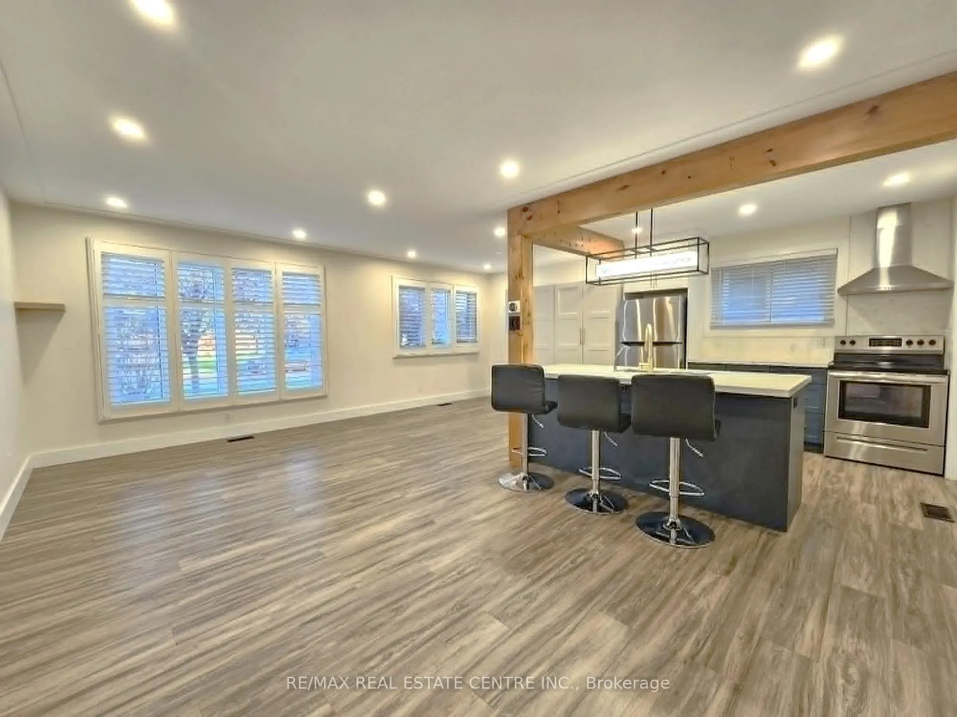 Photo 8 of Unit MAIN, 834 Westminster Drive S, Cambridge — HOMEH