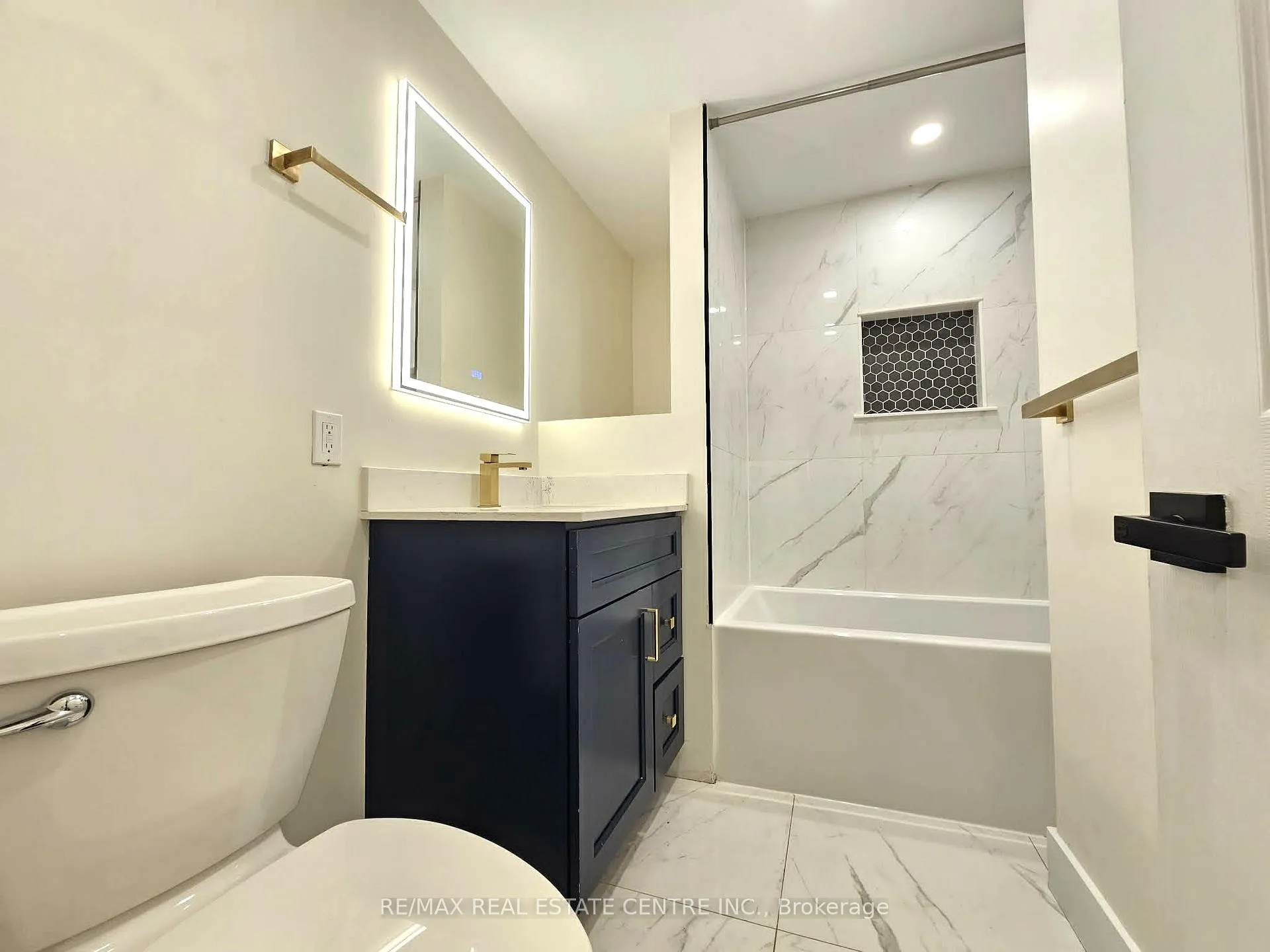 Photo 19 of Unit MAIN, 834 Westminster Drive S, Cambridge — HOMEH