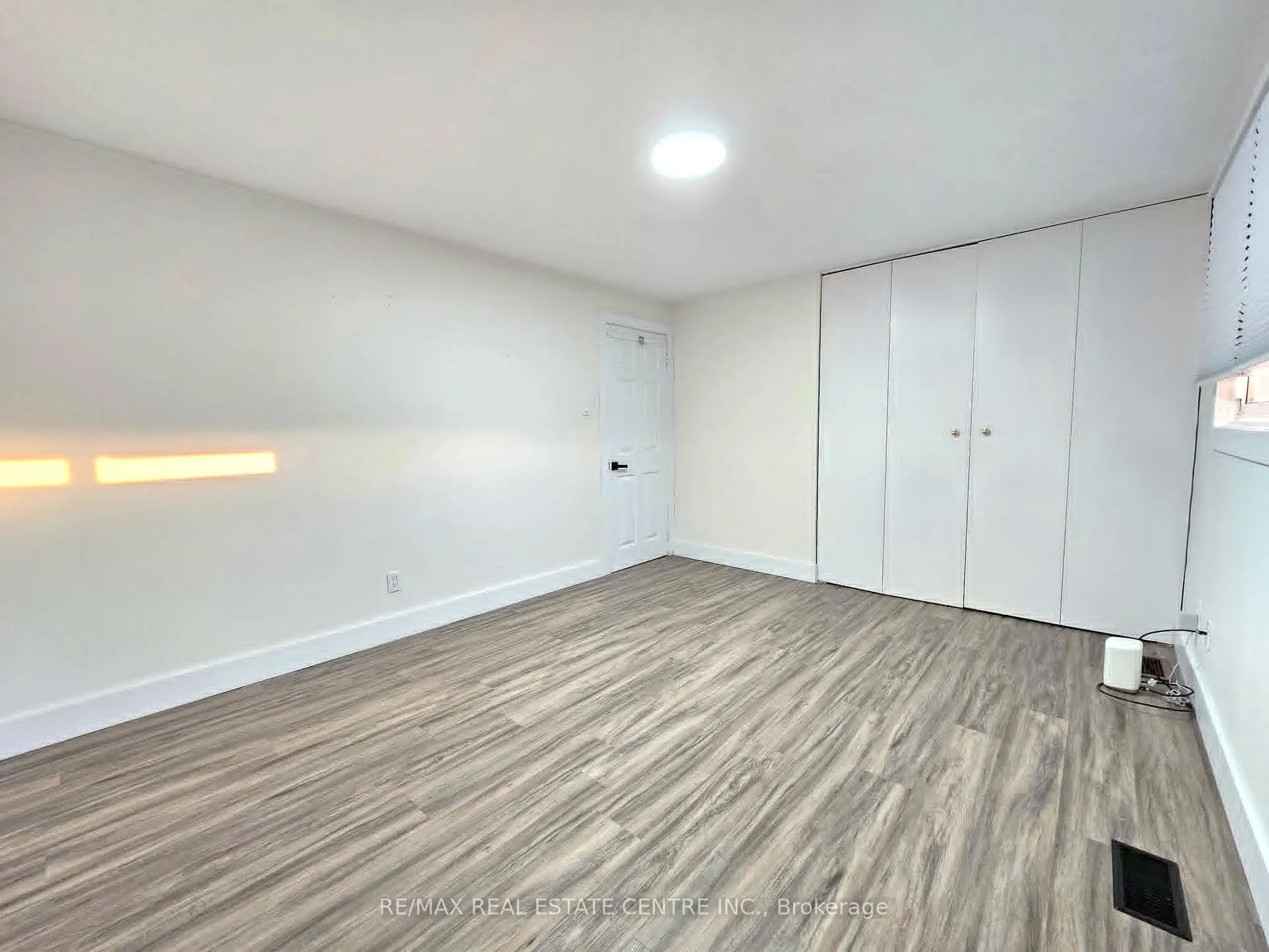 Photo 27 of Unit MAIN, 834 Westminster Drive S, Cambridge — HOMEH