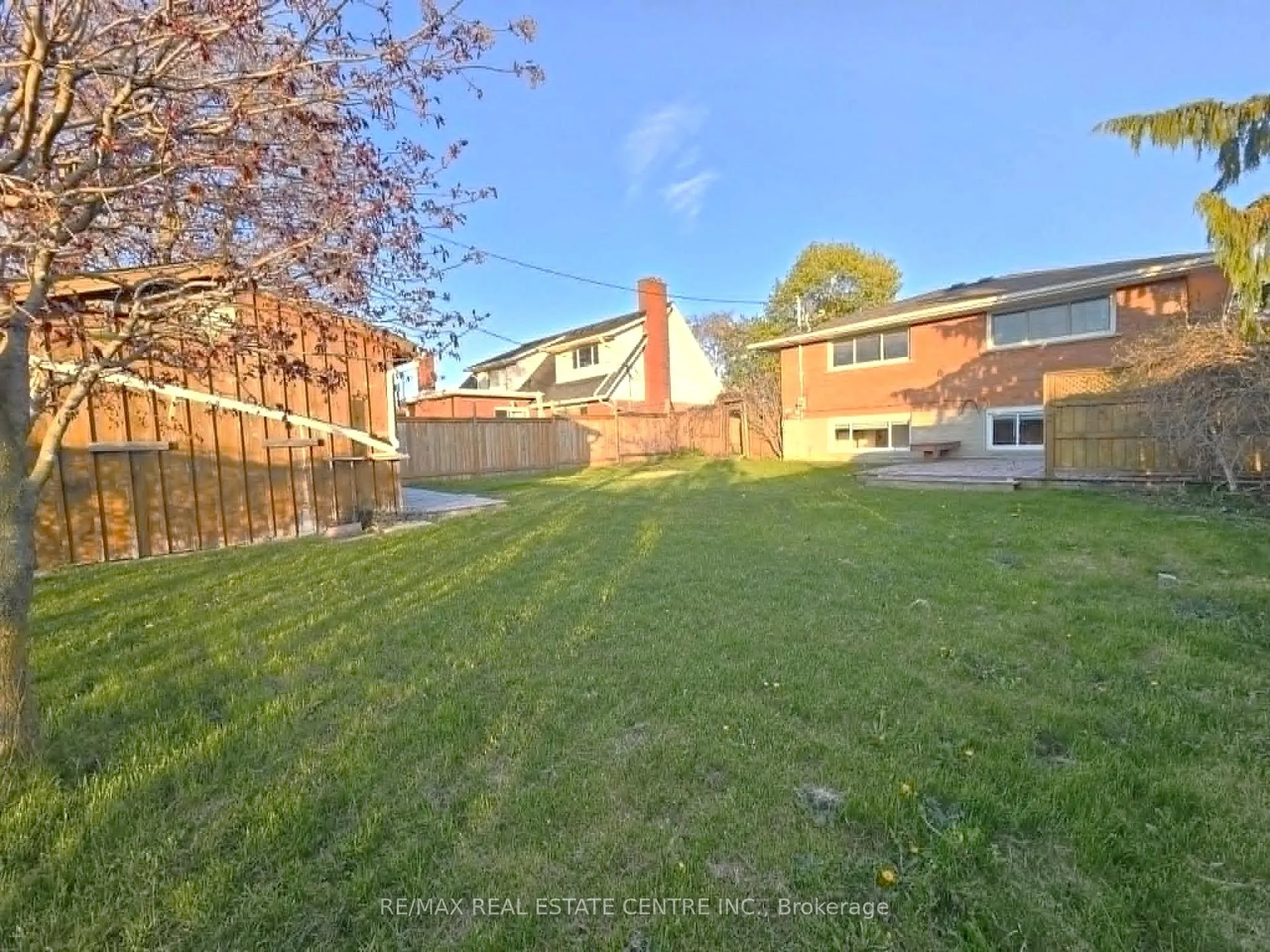 Photo 32 of Unit MAIN, 834 Westminster Drive S, Cambridge — HOMEH