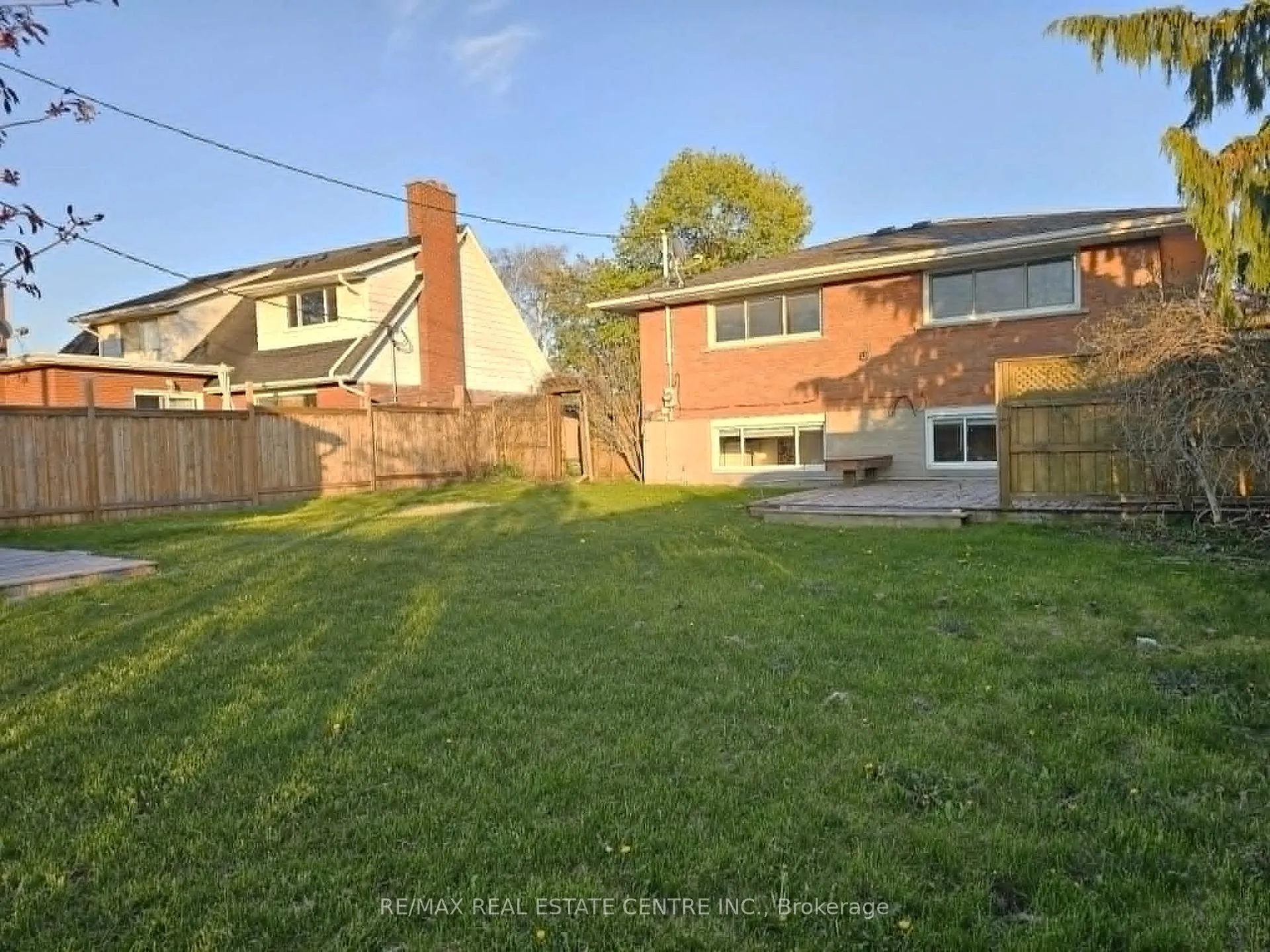 Photo 33 of Unit MAIN, 834 Westminster Drive S, Cambridge — HOMEH