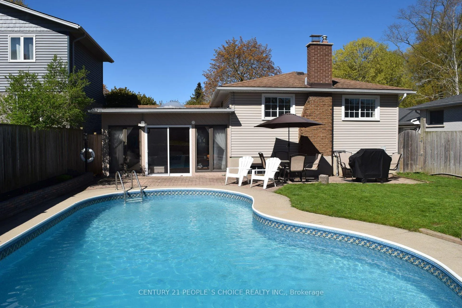 Photo 1 of 20 Inadale Court, Kitchener — HOMEH