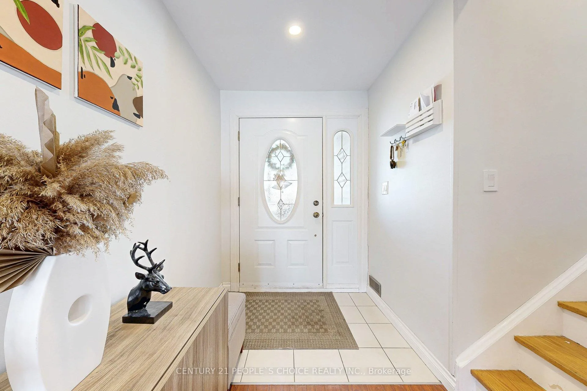 Photo 5 of 20 Inadale Court, Kitchener — HOMEH
