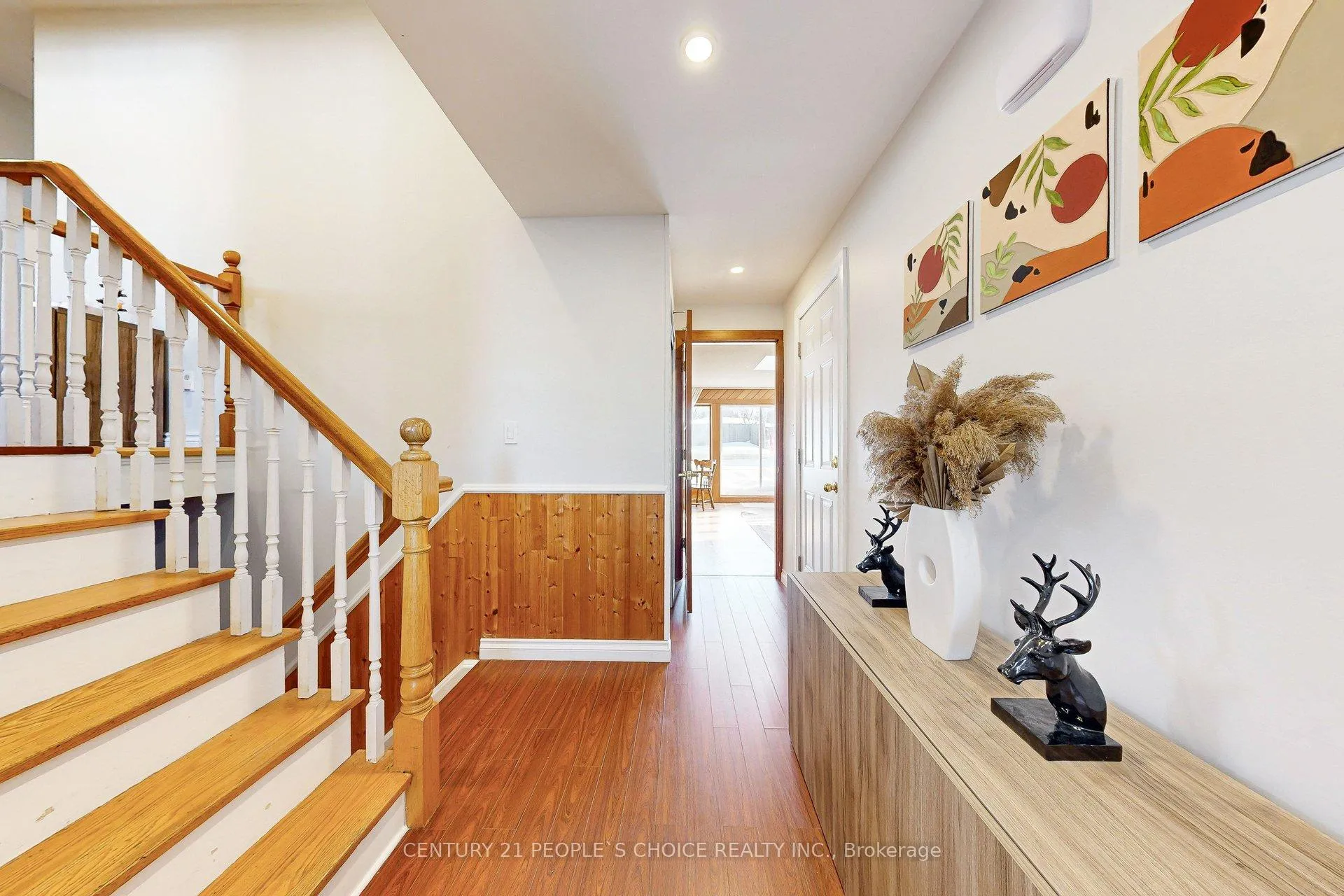 Photo 6 of 20 Inadale Court, Kitchener — HOMEH