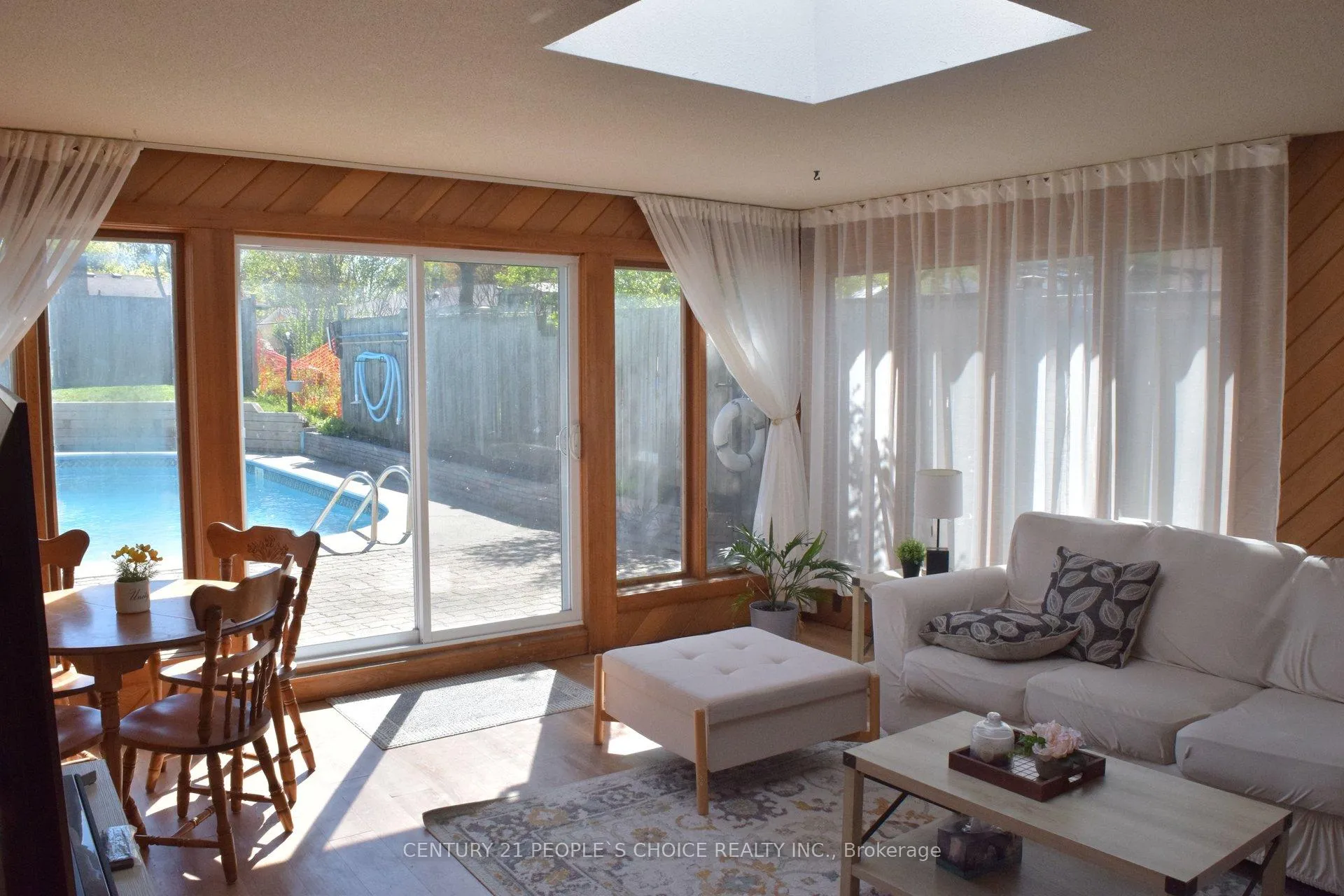 Photo 11 of 20 Inadale Court, Kitchener — HOMEH