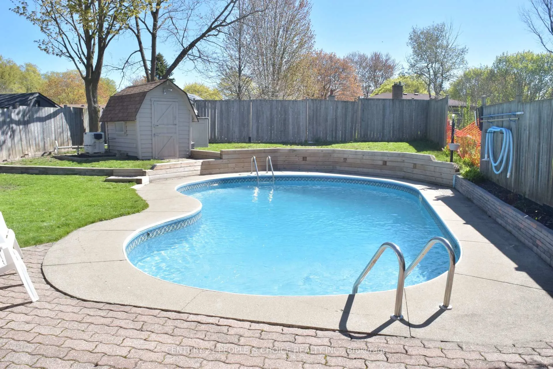 Photo 12 of 20 Inadale Court, Kitchener — HOMEH