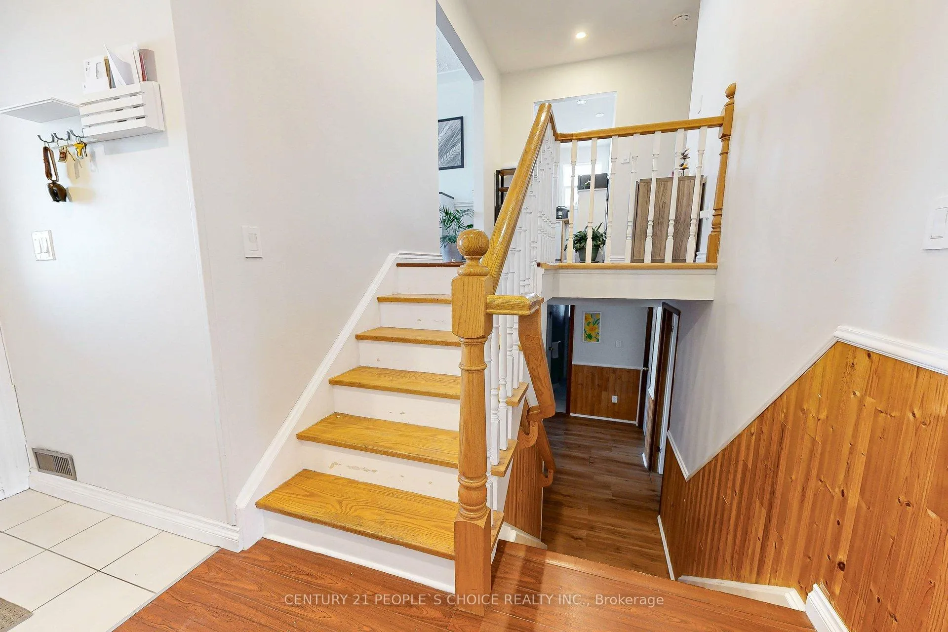 Photo 14 of 20 Inadale Court, Kitchener — HOMEH