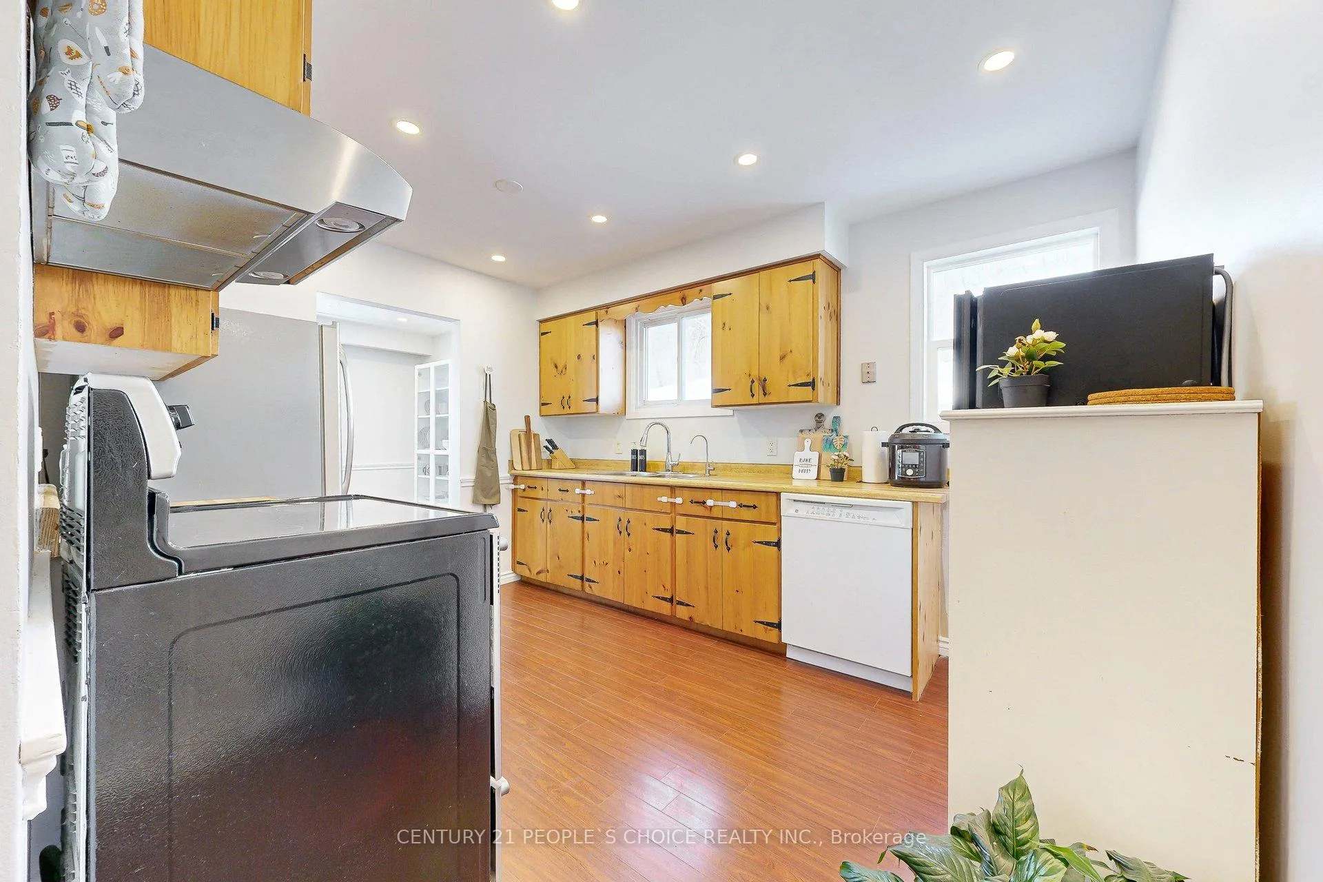 Photo 21 of 20 Inadale Court, Kitchener — HOMEH