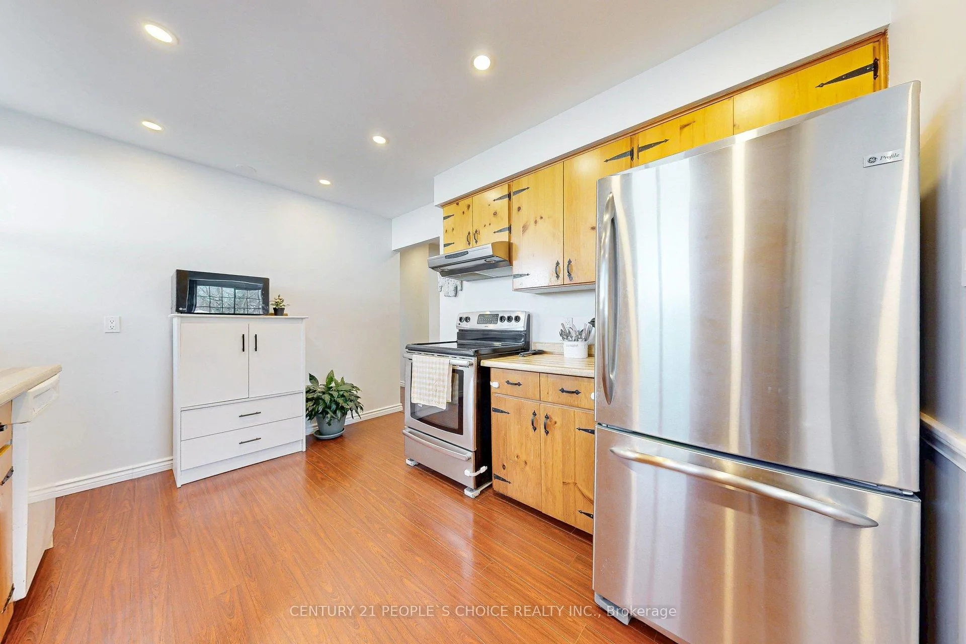 Photo 23 of 20 Inadale Court, Kitchener — HOMEH