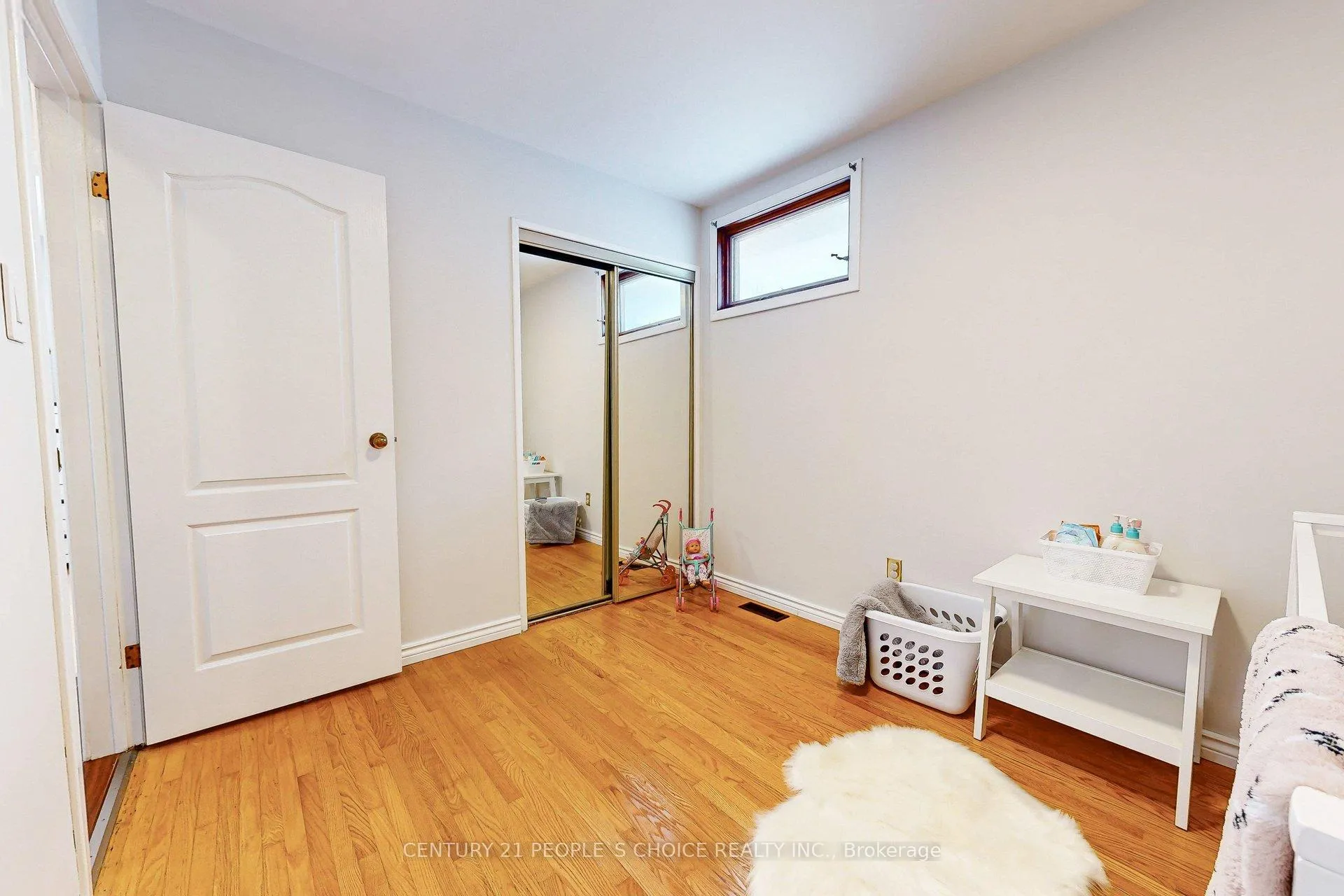 Photo 33 of 20 Inadale Court, Kitchener — HOMEH