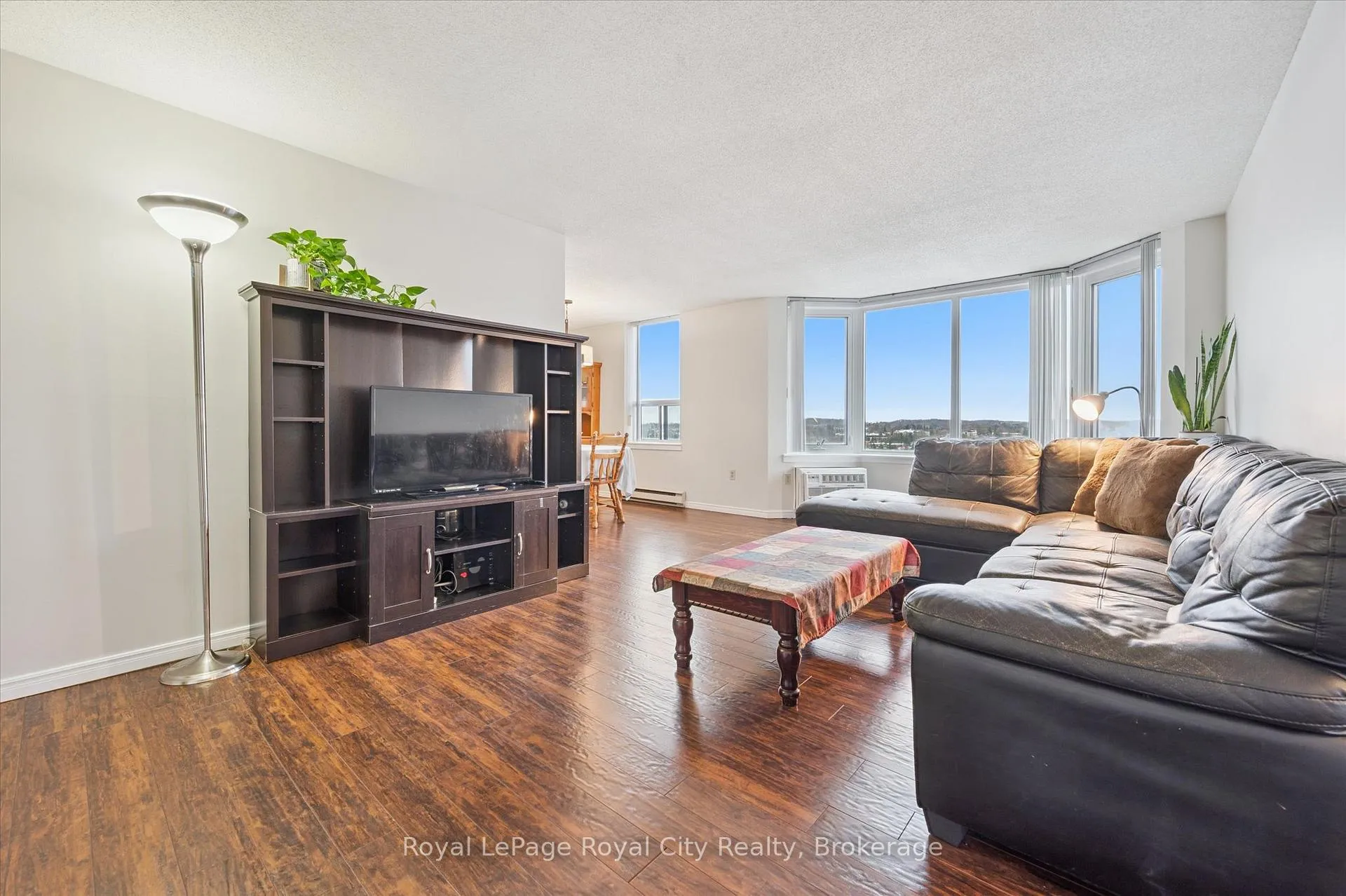 Photo 13 of Unit 1410, 35 Green Valley Drive, Kitchener, Pioneer Park — HOMEH