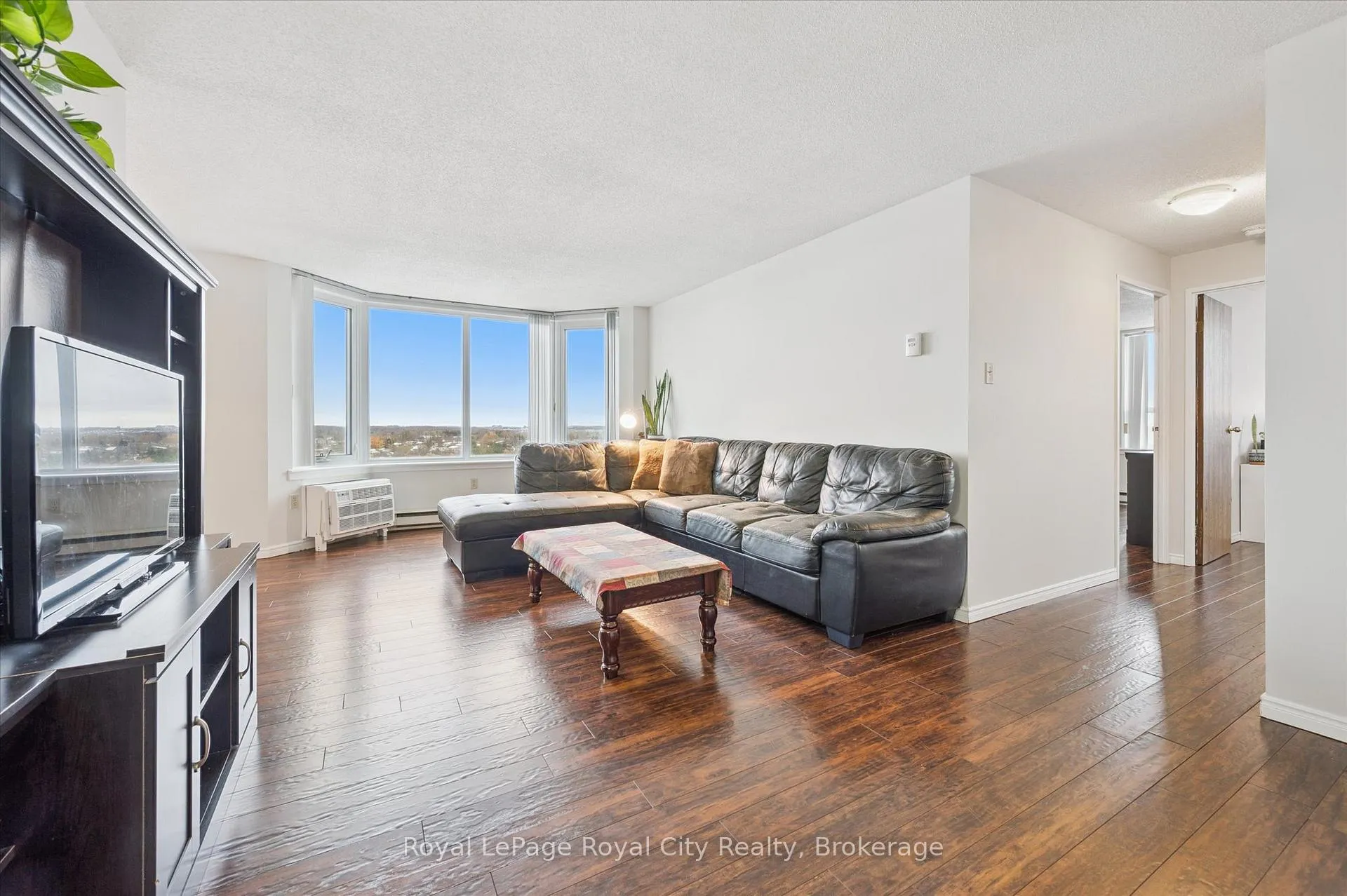 Photo 16 of Unit 1410, 35 Green Valley Drive, Kitchener, Pioneer Park — HOMEH