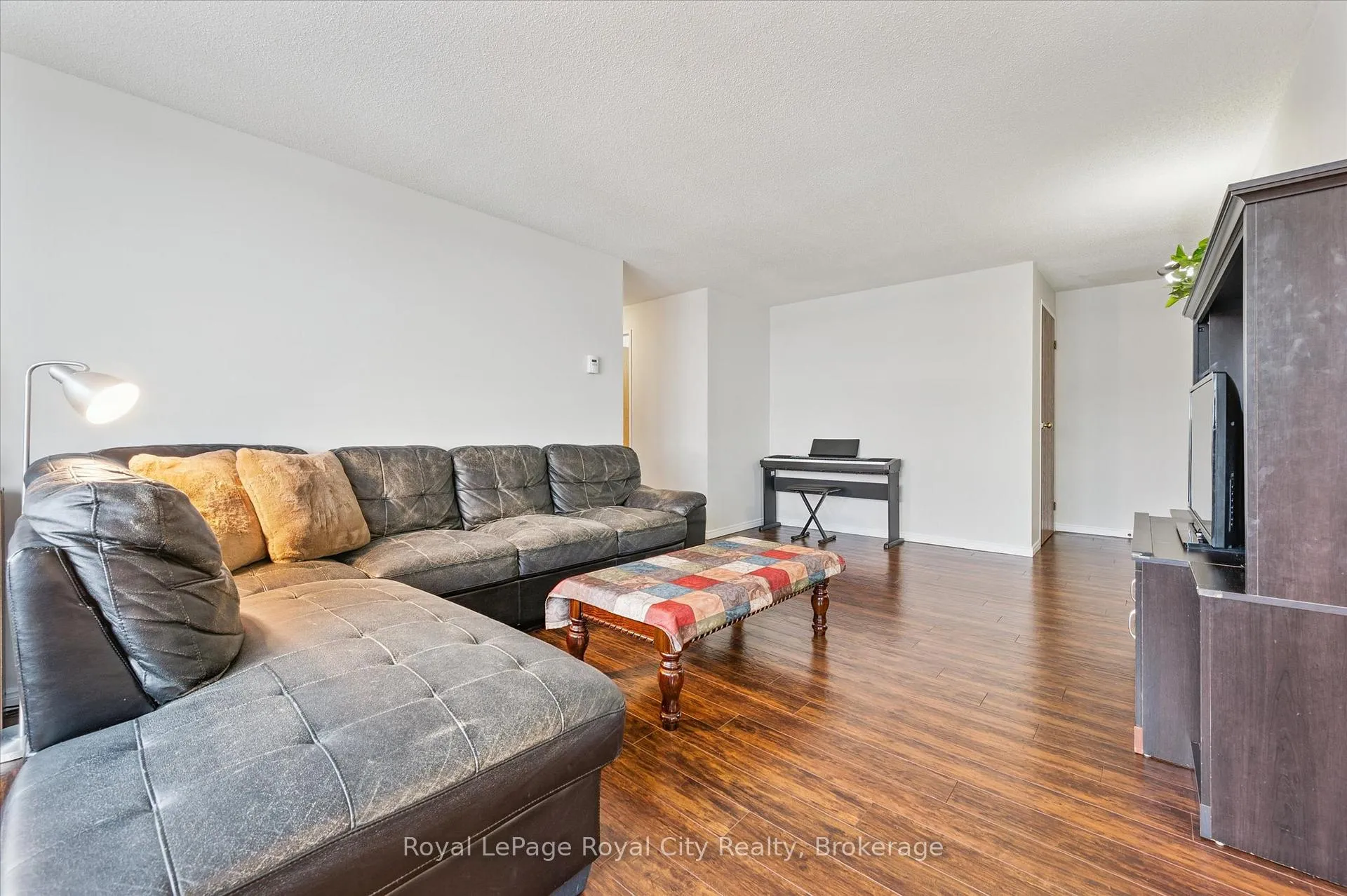 Photo 17 of Unit 1410, 35 Green Valley Drive, Kitchener, Pioneer Park — HOMEH