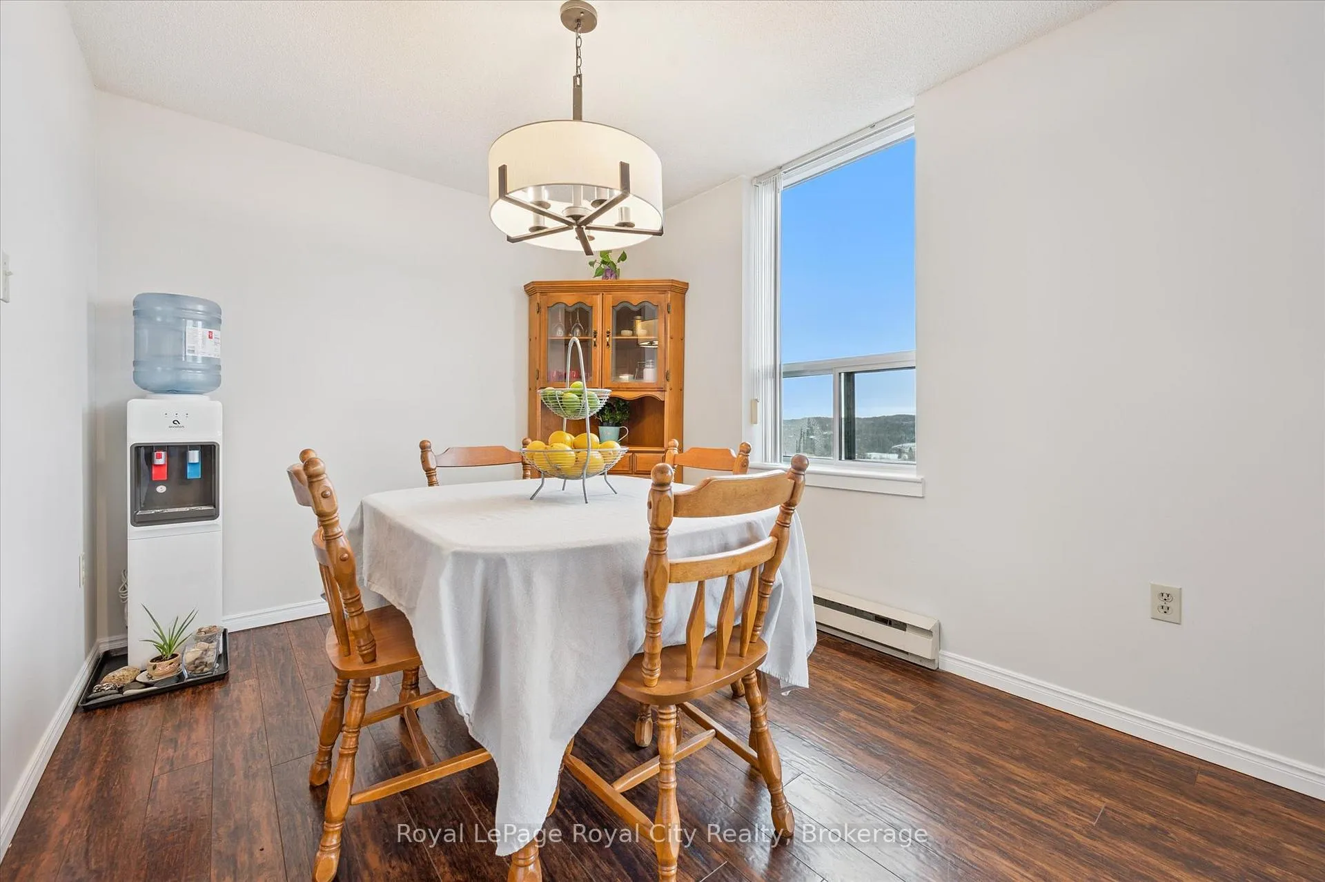 Photo 18 of Unit 1410, 35 Green Valley Drive, Kitchener, Pioneer Park — HOMEH