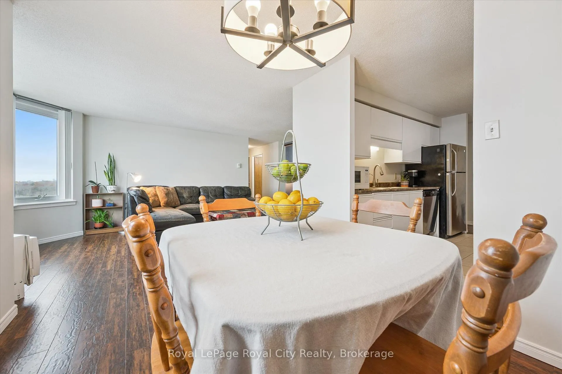 Photo 19 of Unit 1410, 35 Green Valley Drive, Kitchener, Pioneer Park — HOMEH