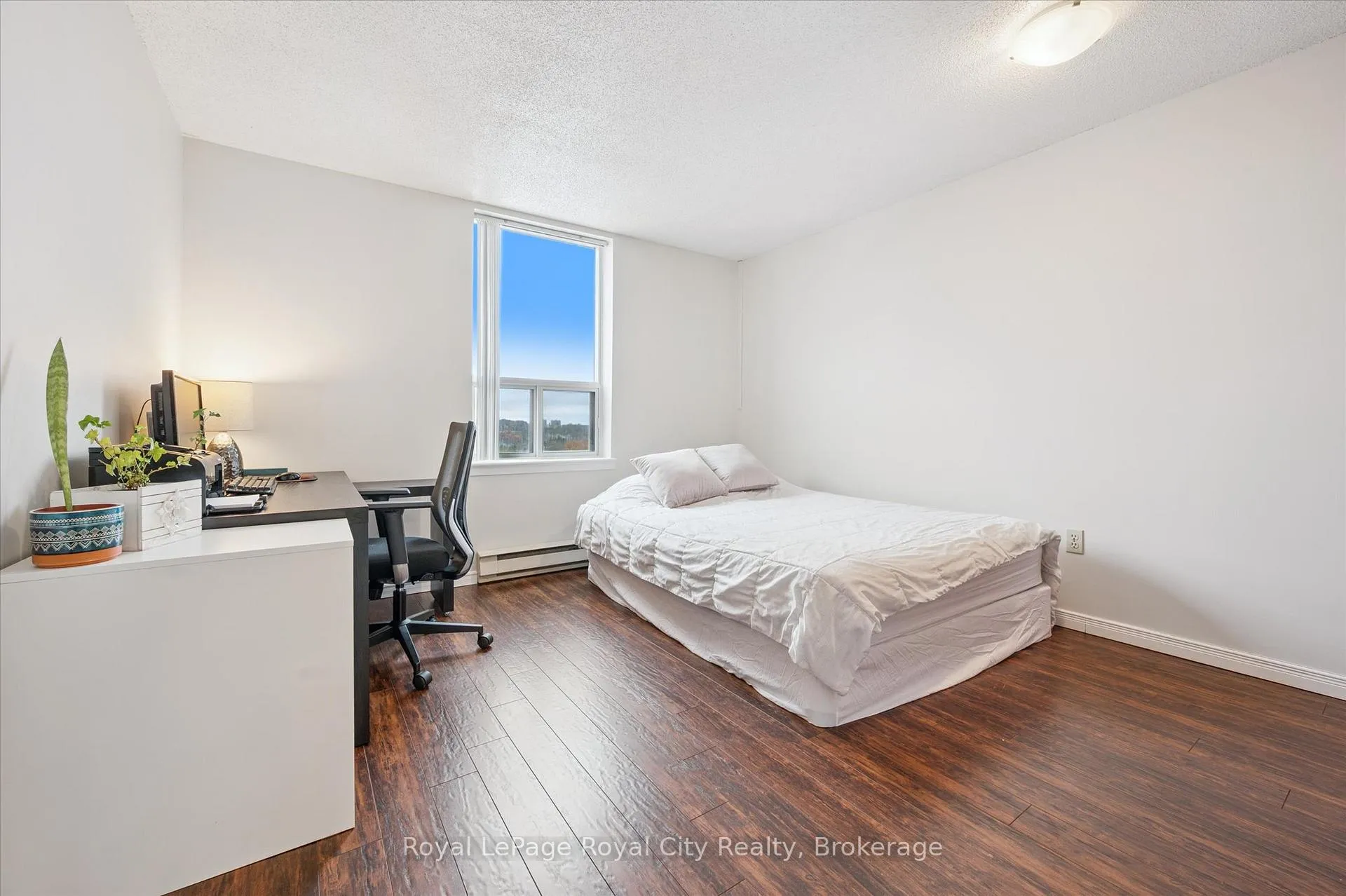 Photo 20 of Unit 1410, 35 Green Valley Drive, Kitchener, Pioneer Park — HOMEH