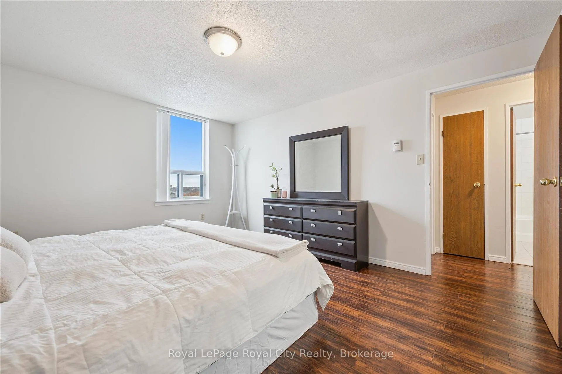Photo 24 of Unit 1410, 35 Green Valley Drive, Kitchener, Pioneer Park — HOMEH