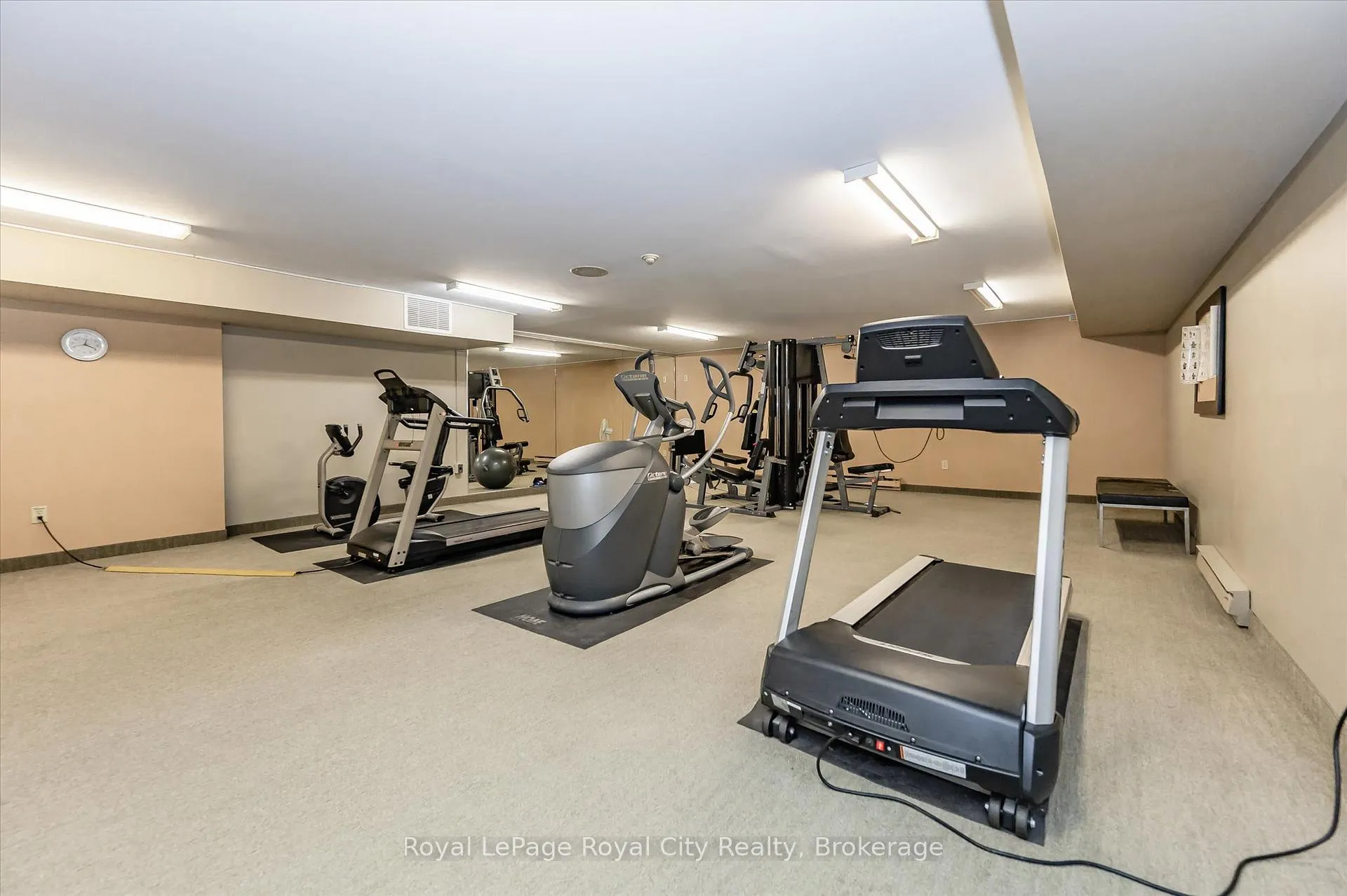 Photo 33 of Unit 1410, 35 Green Valley Drive, Kitchener, Pioneer Park — HOMEH