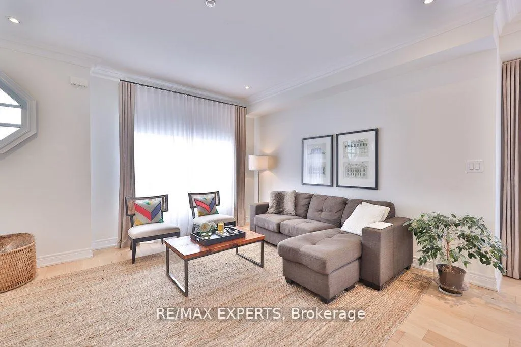 Photo 8 of 129 Powseland Crescent, Vaughan, West Woodbridge — HOMEH