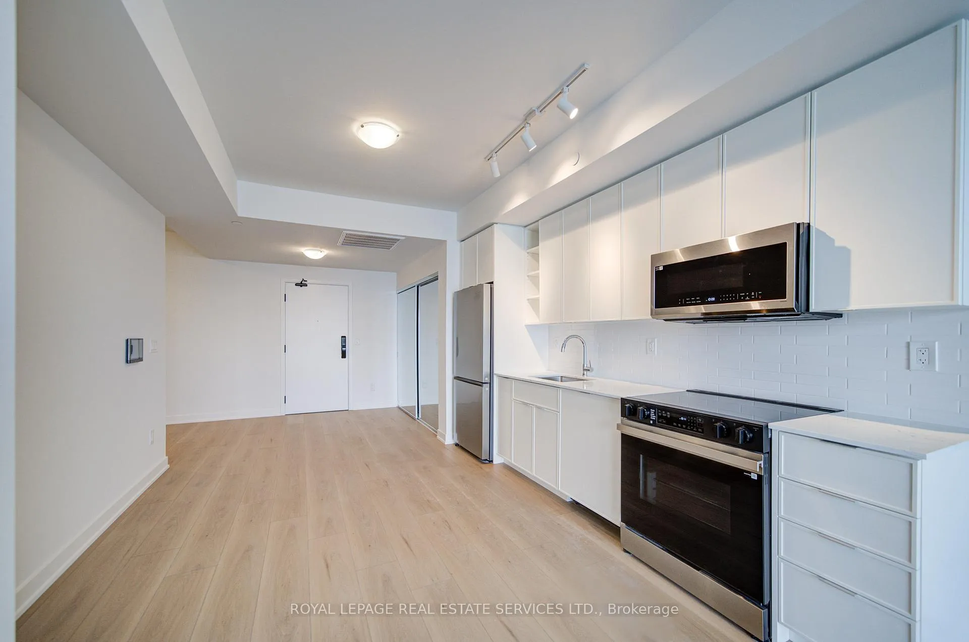 Photo 10 of Unit 1206, 2075 Lakeshore Road, Burlington, Brant — HOMEH
