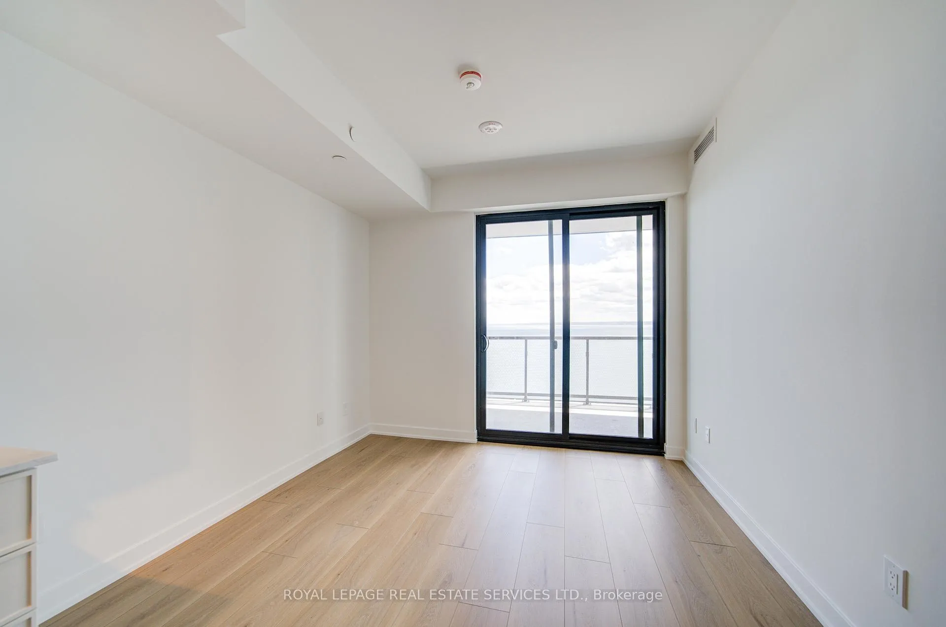 Photo 12 of Unit 1206, 2075 Lakeshore Road, Burlington, Brant — HOMEH