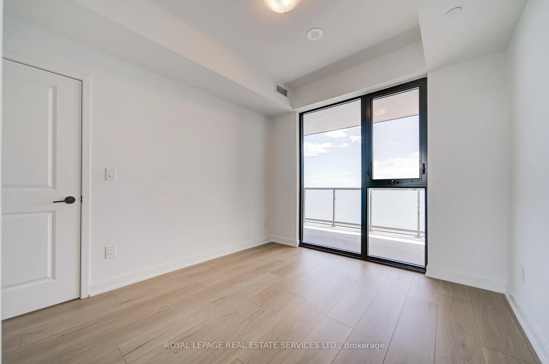 Photo 15 of Unit 1206, 2075 Lakeshore Road, Burlington, Brant — HOMEH