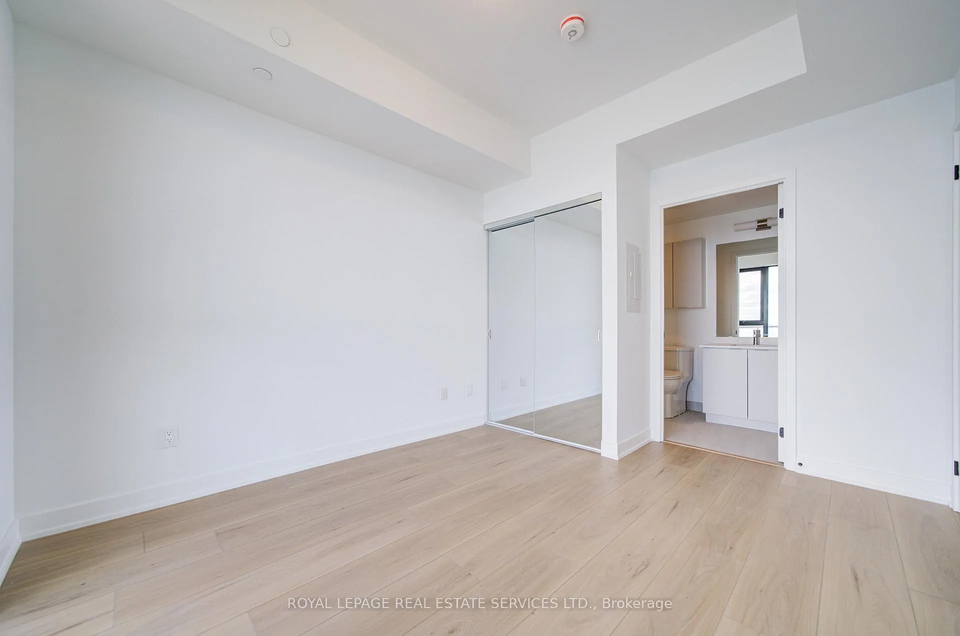 Photo 16 of Unit 1206, 2075 Lakeshore Road, Burlington, Brant — HOMEH