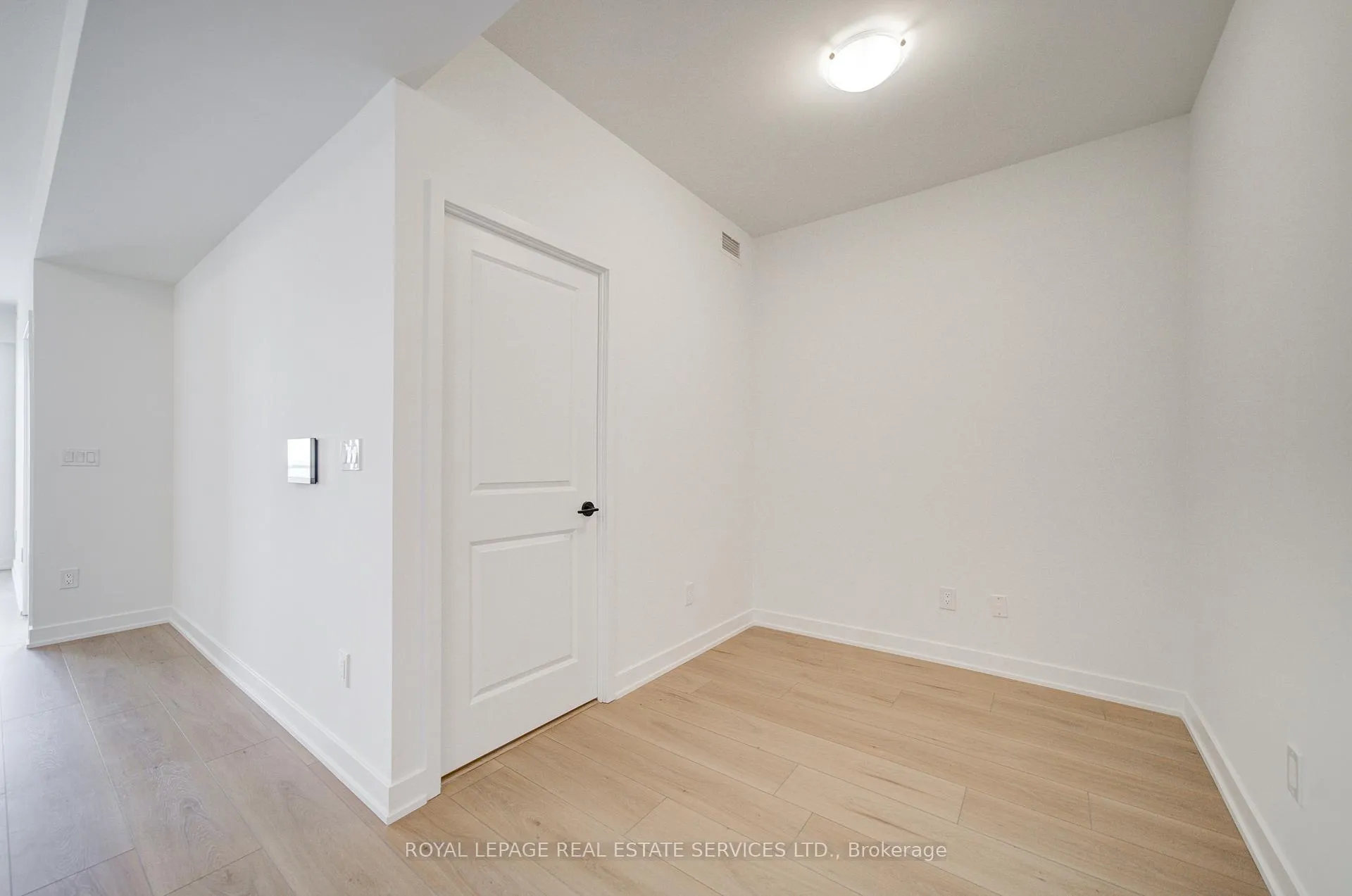 Photo 21 of Unit 1206, 2075 Lakeshore Road, Burlington, Brant — HOMEH